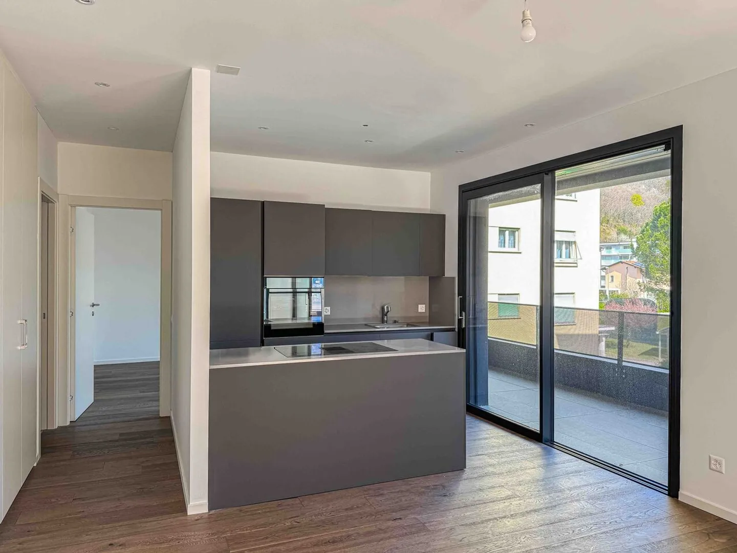 Modern apartment in new construction in Canobbio - Photo 3 of 8