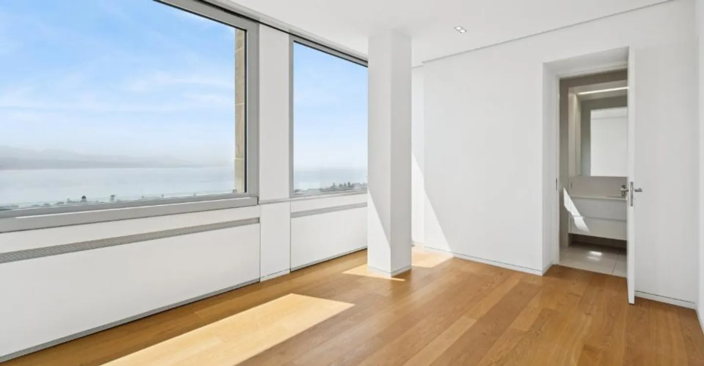Living at the top of the Bel-Air Tower - Photo 6 of 12