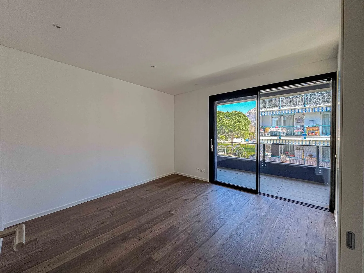 Modern apartment in new construction in Canobbio - Photo 4 of 8