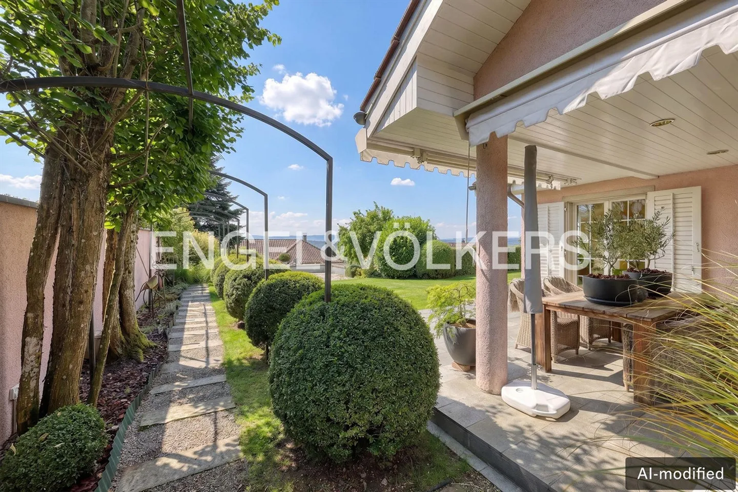 Exclusive Living in Prime Location in Zufikon - Photo 1 of 5