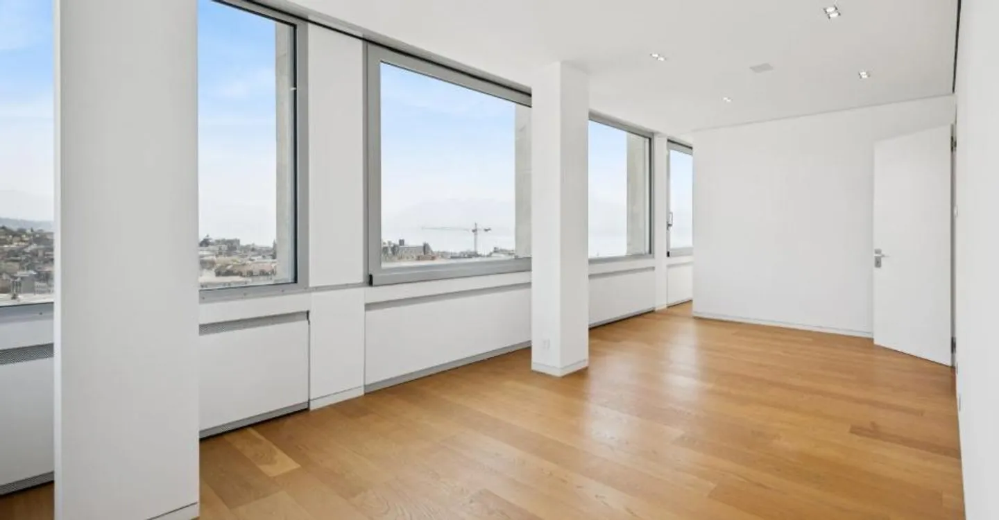 Living at the top of the Bel-Air Tower - Photo 10 of 12