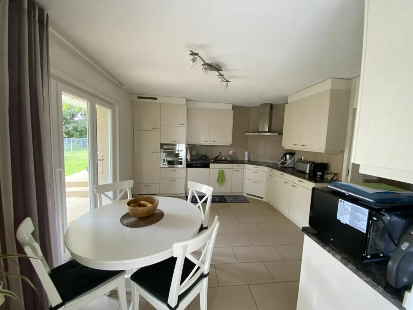 Single house for rent - Photo 3 of 13