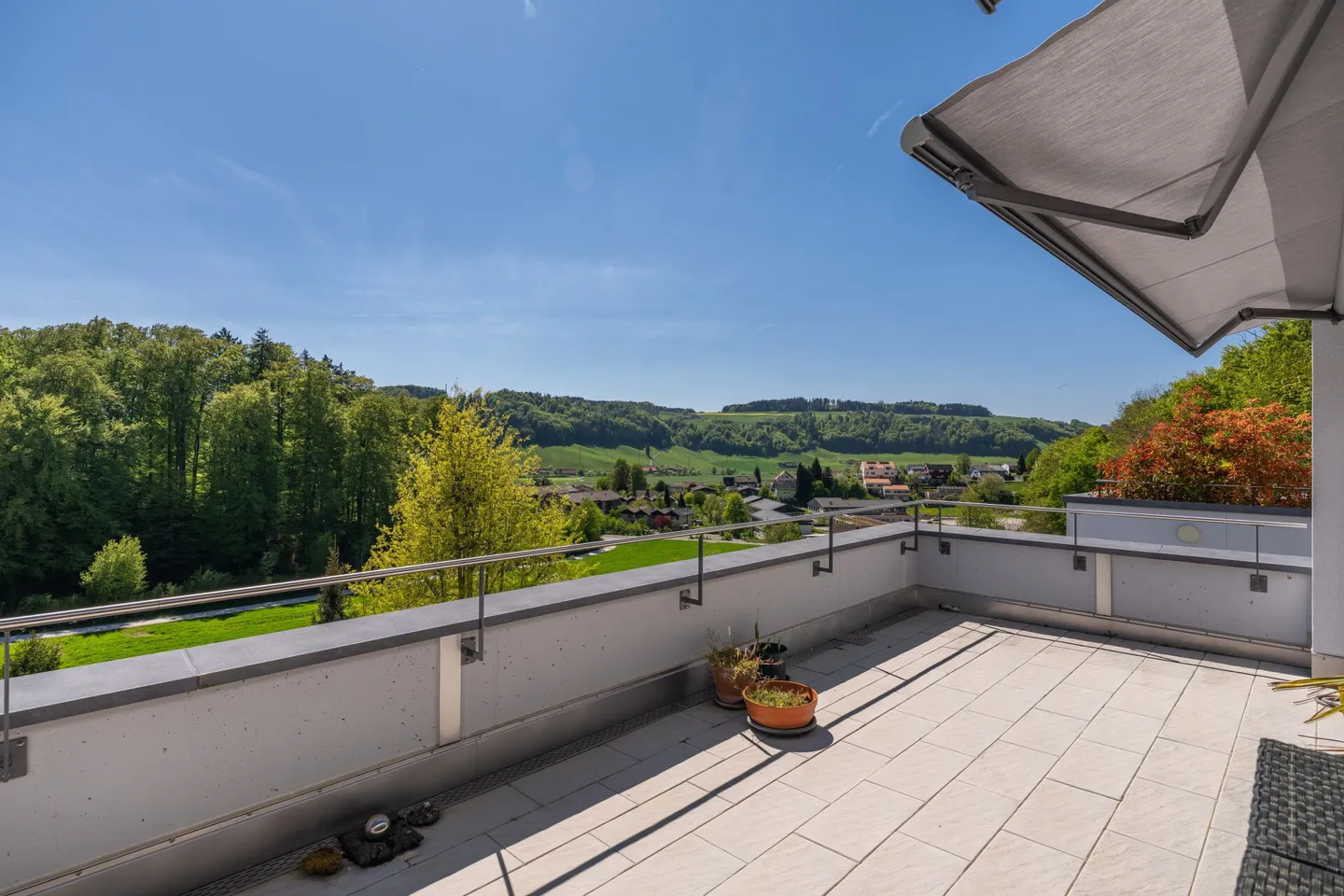 Vivere con vista - Appartamento esclusivo con terrazza a Utzigen - Foto 1 di 20