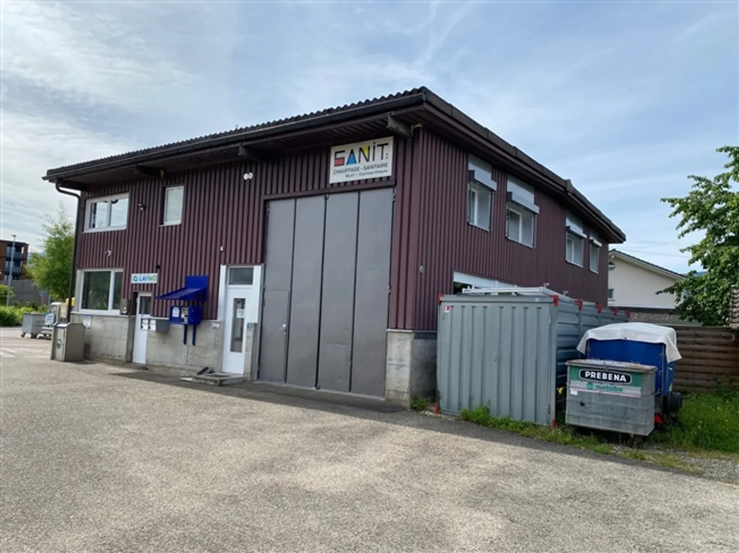 À VENDRE !! Immeuble à usage mixte, appartement, bureaux et atelier. - Photo 1 sur 7