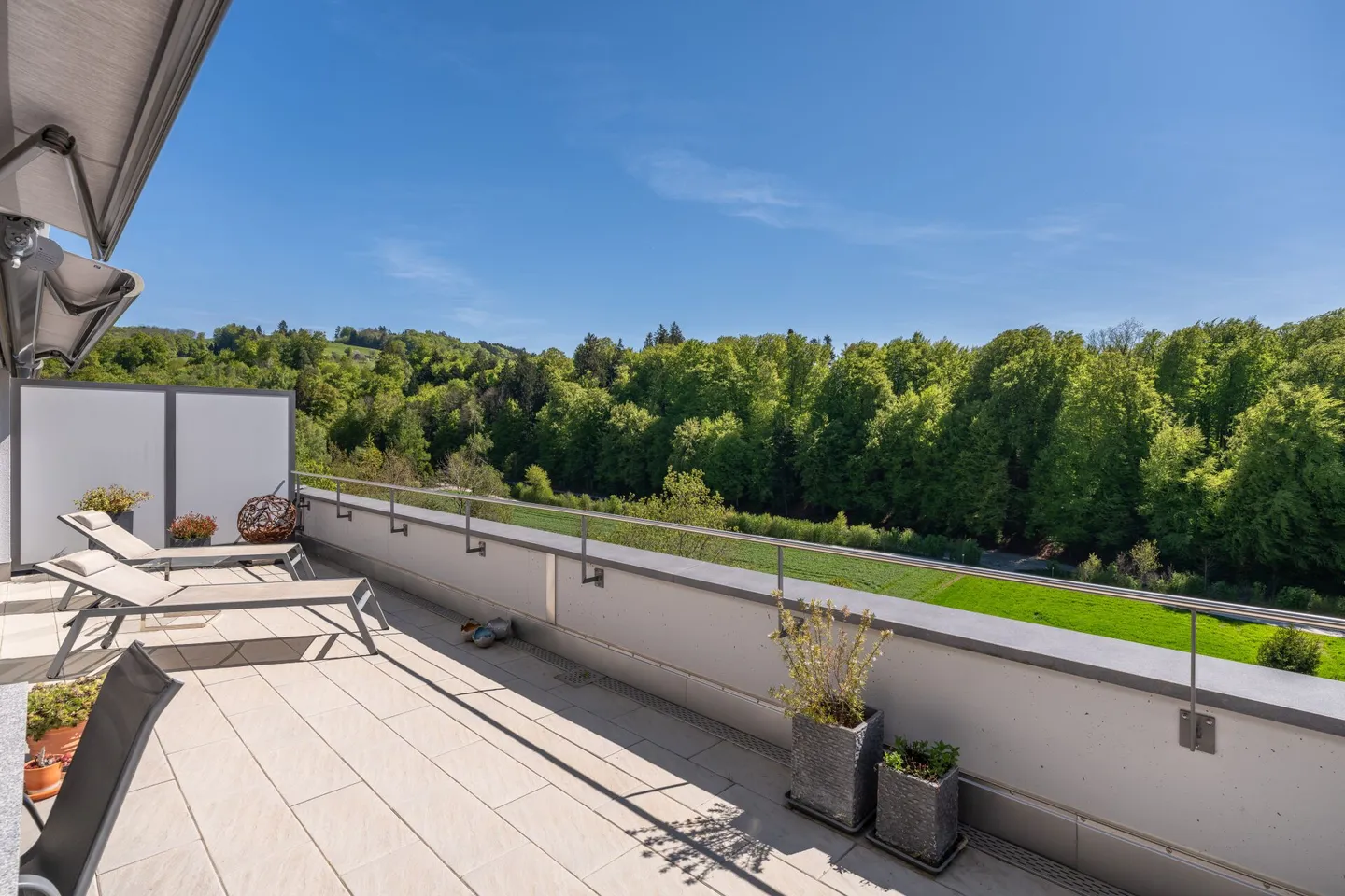 Vivere con vista - Appartamento esclusivo con terrazza a Utzigen - Foto 3 di 20