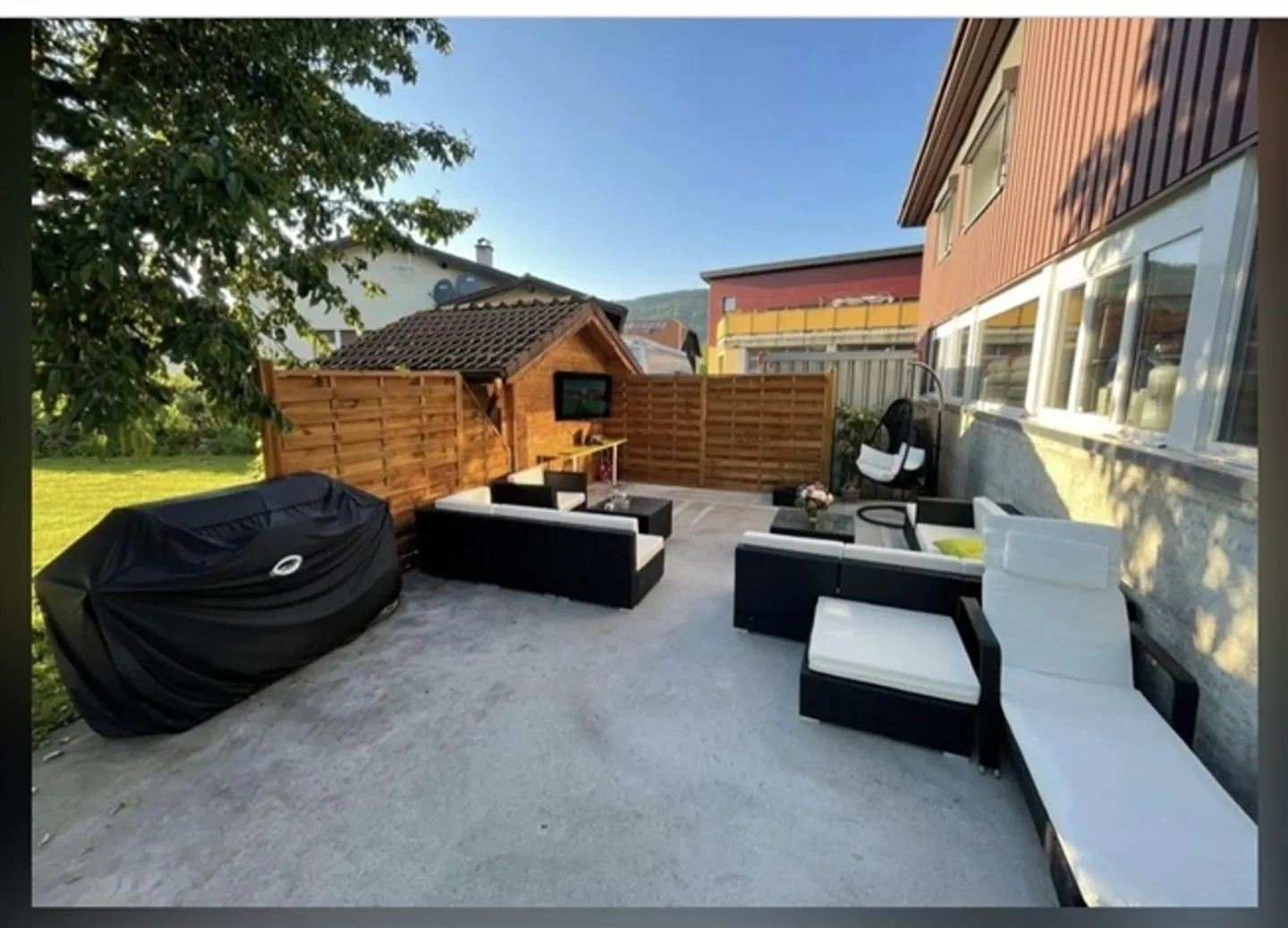 À VENDRE !! Immeuble à usage mixte, appartement, bureaux et atelier. - Photo 2 sur 7