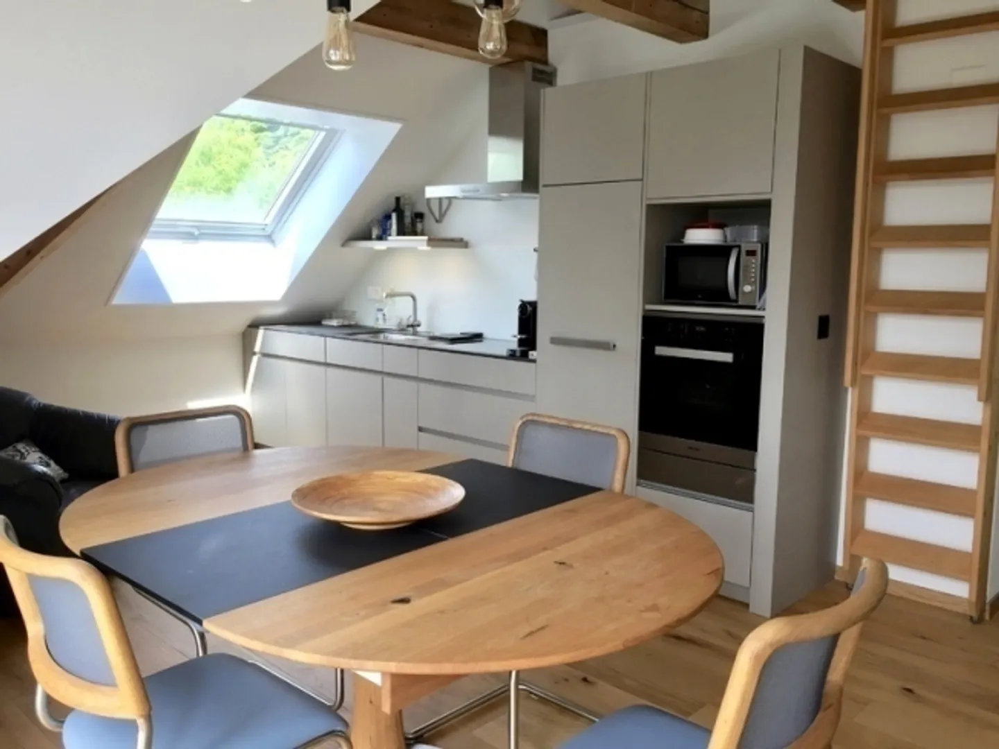 «2 ZIMMER-DACHWOHNUNG IN BERN - GÜMLIGEN, MÖBLIERT, TEMPORÄR» - Foto 2 von 10