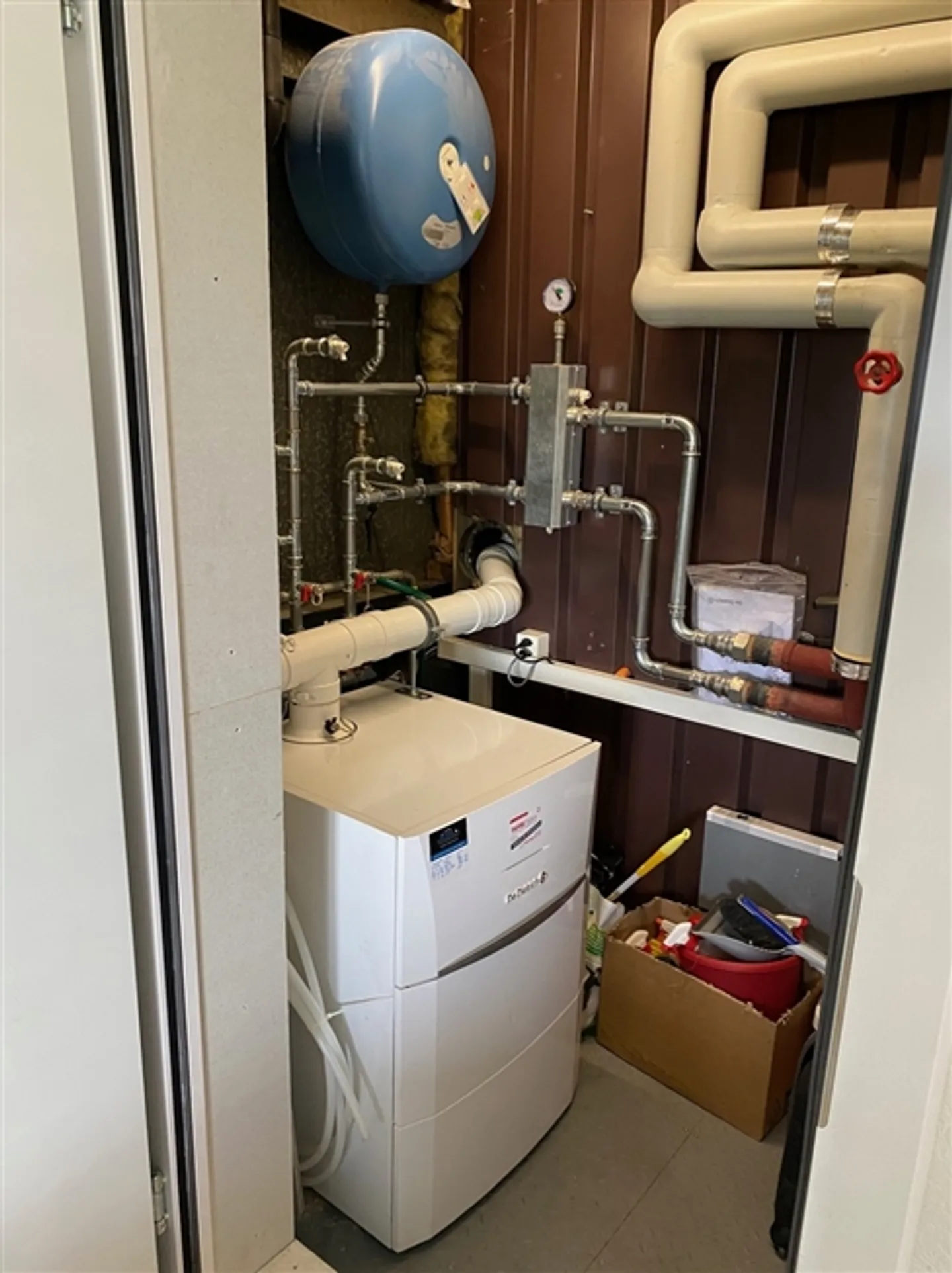 À VENDRE !! Immeuble à usage mixte, appartement, bureaux et atelier. - Photo 7 sur 7