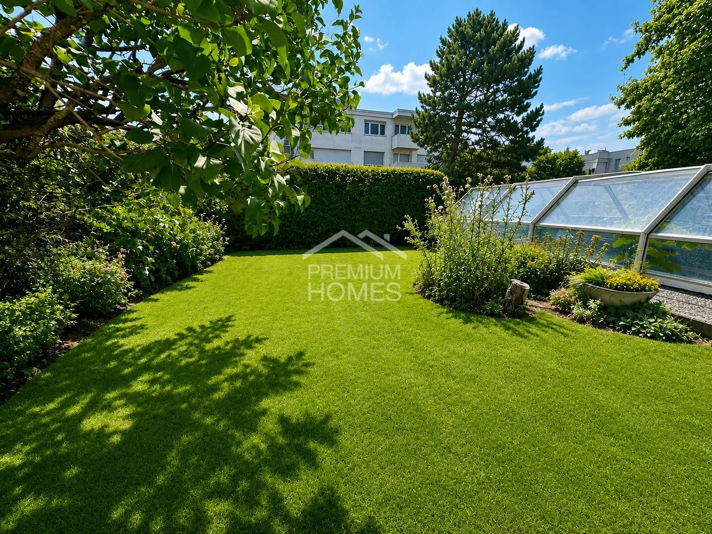Residential paradise with pool and winter garden - Photo 5 of 11