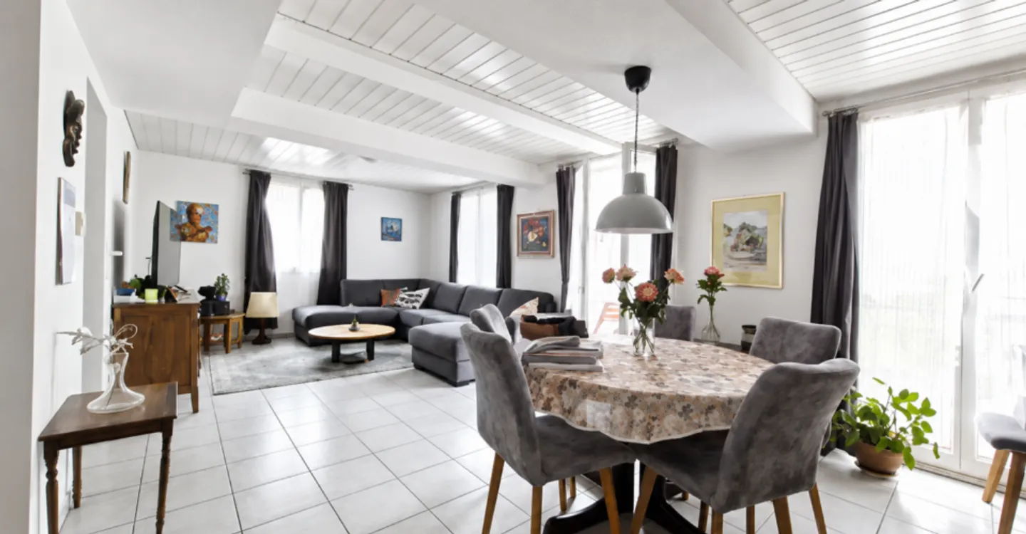 Appartement lumineux 3.5 pièces - Photo 2 sur 8