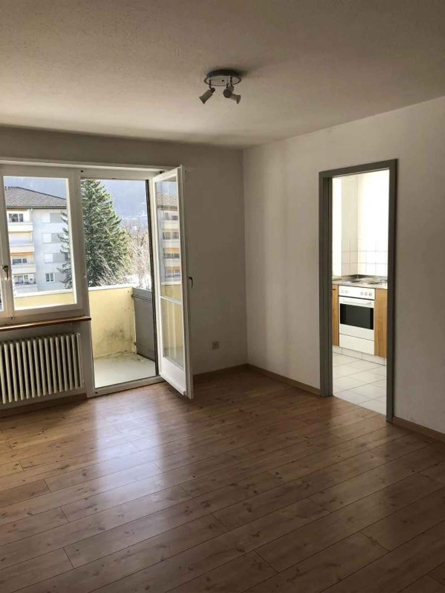 Gemütliche 2.0 Zi-Wohnung, mit Balkon zu vermieten - Foto 2 von 5