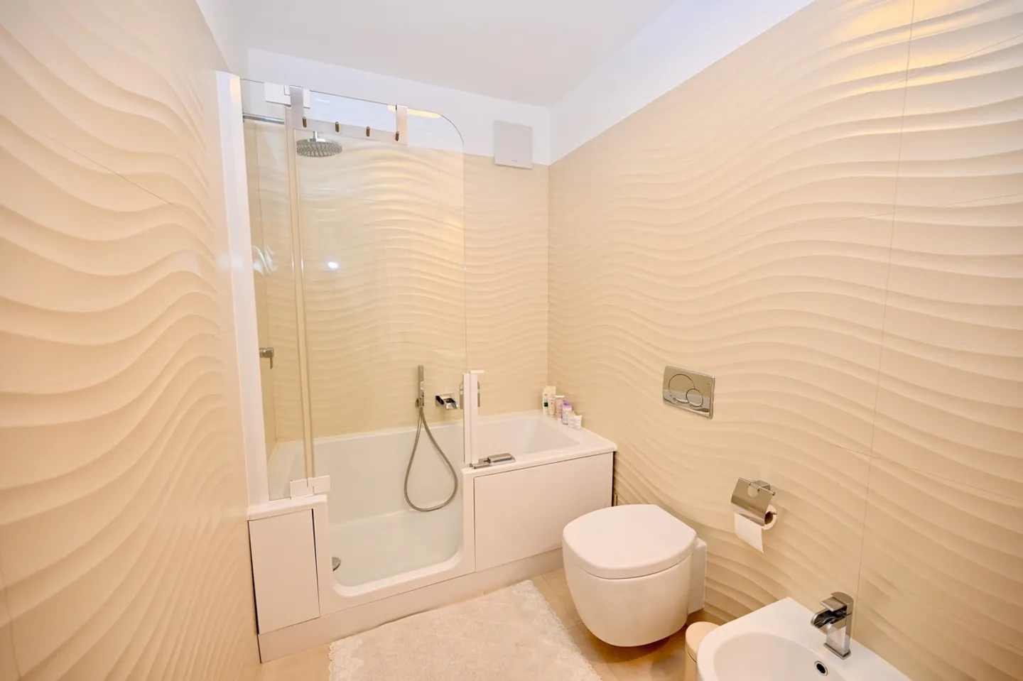 Elegant Apartment with Garden - 1.5 km to TASIS School - Photo 7 of 17