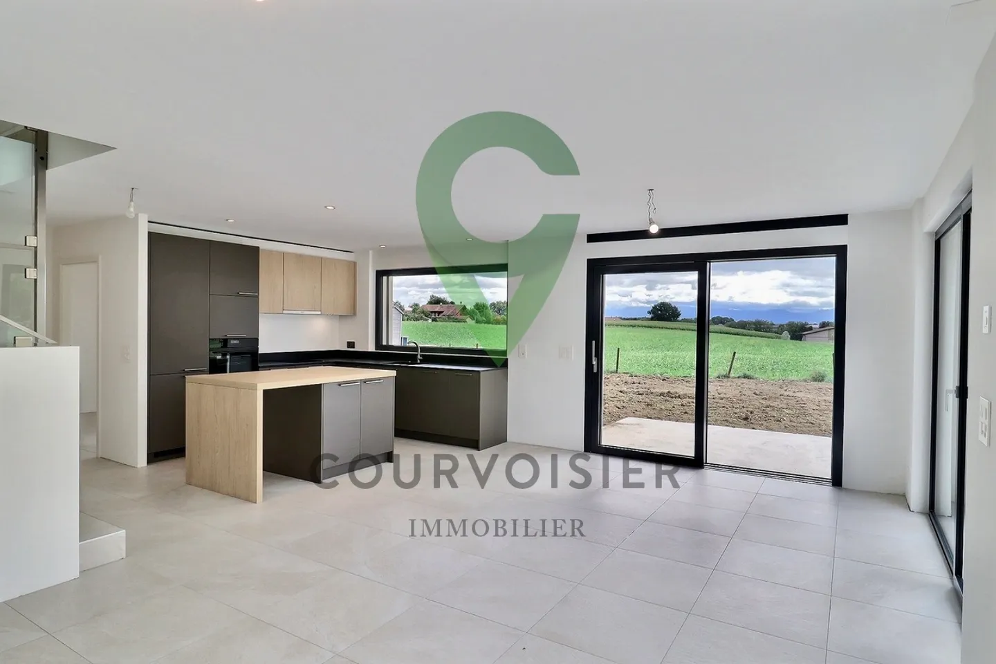 Appartement moderne avec jardin - Photo 3 sur 9