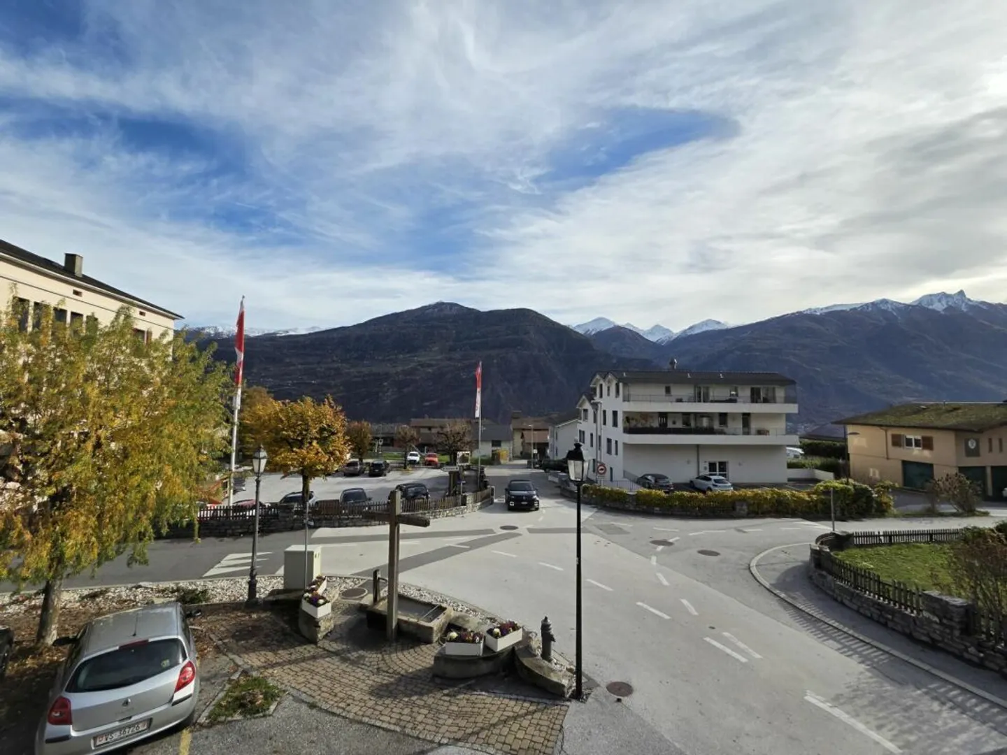 Appartement spacieux de 4,5 pièces avec garage et places de parking au centre - Photo 9 sur 9