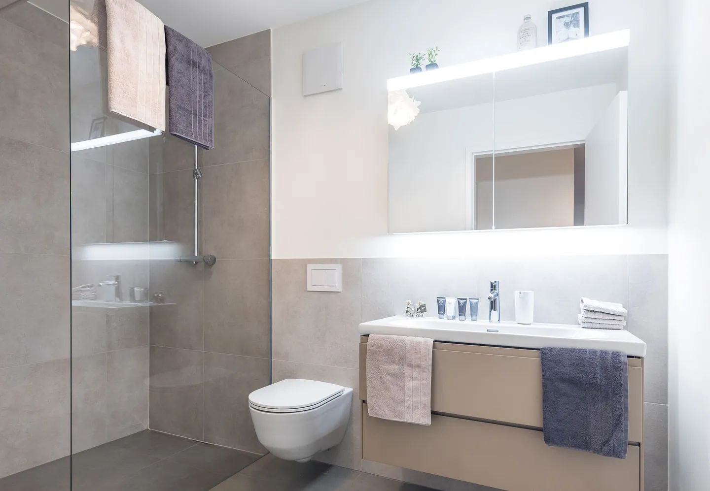 Penthouses spacieux avec deux terrasses + belle vue - Photo 3 sur 11