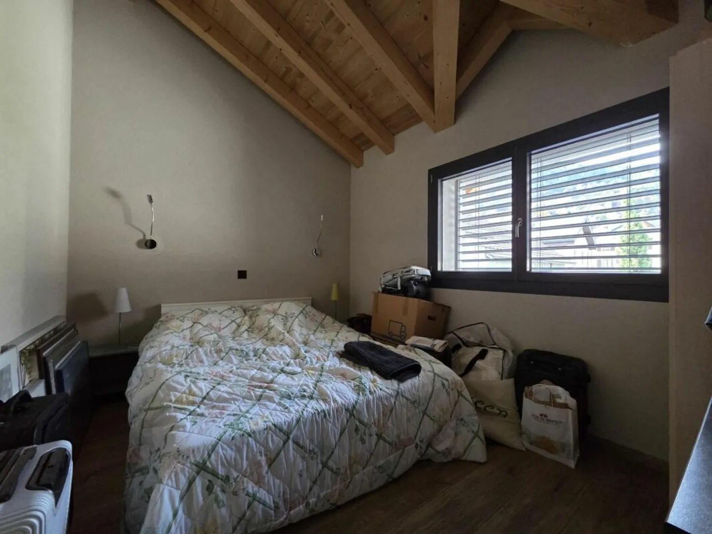 Appartement spacieux de 4,5 pièces avec garage et places de parking au centre - Photo 6 sur 9