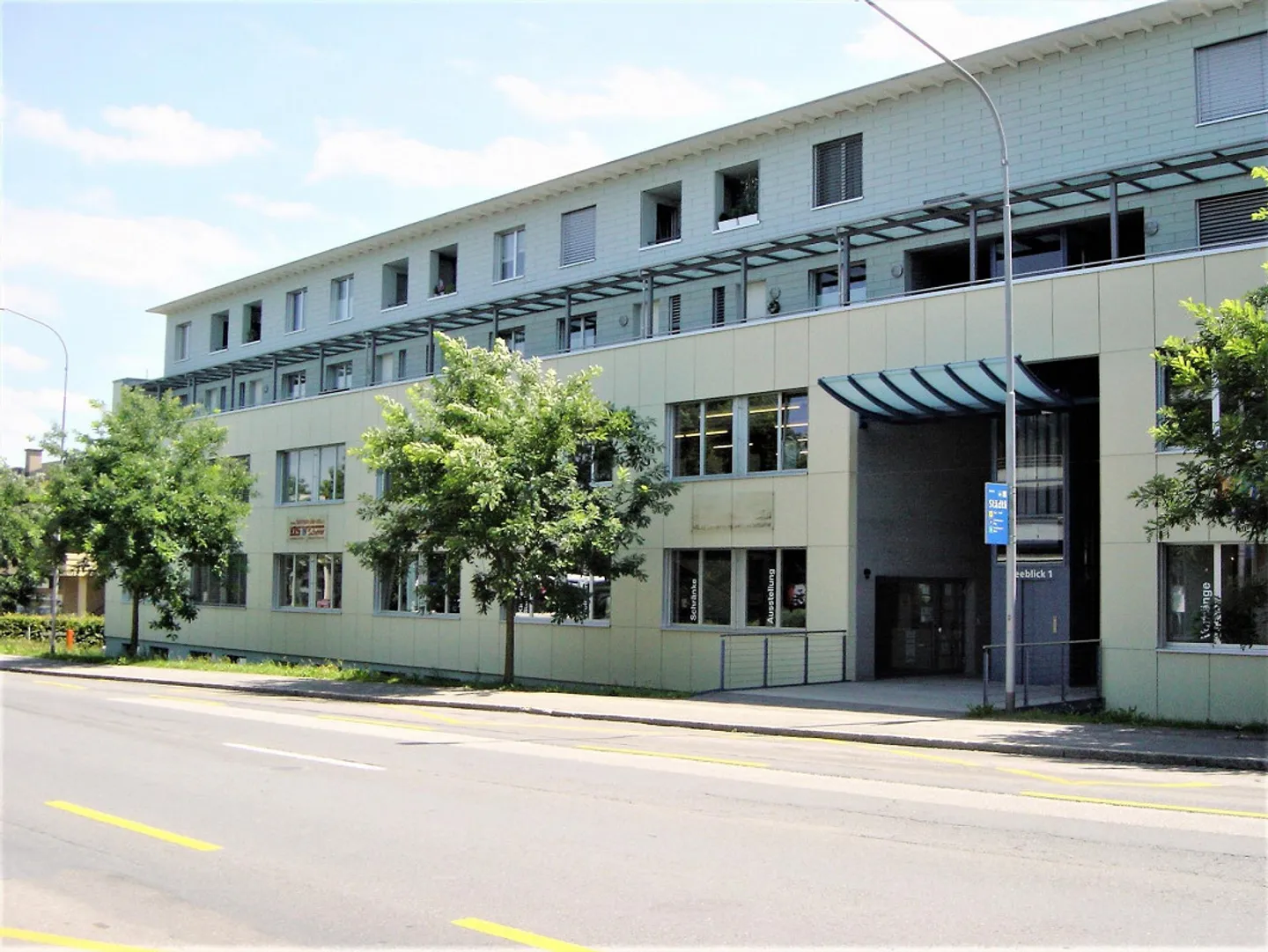 Ufficio singolo CHF 1'190 escl. NK / Spazio di co-working CHF 470 escl. NK - Foto 1 di 6