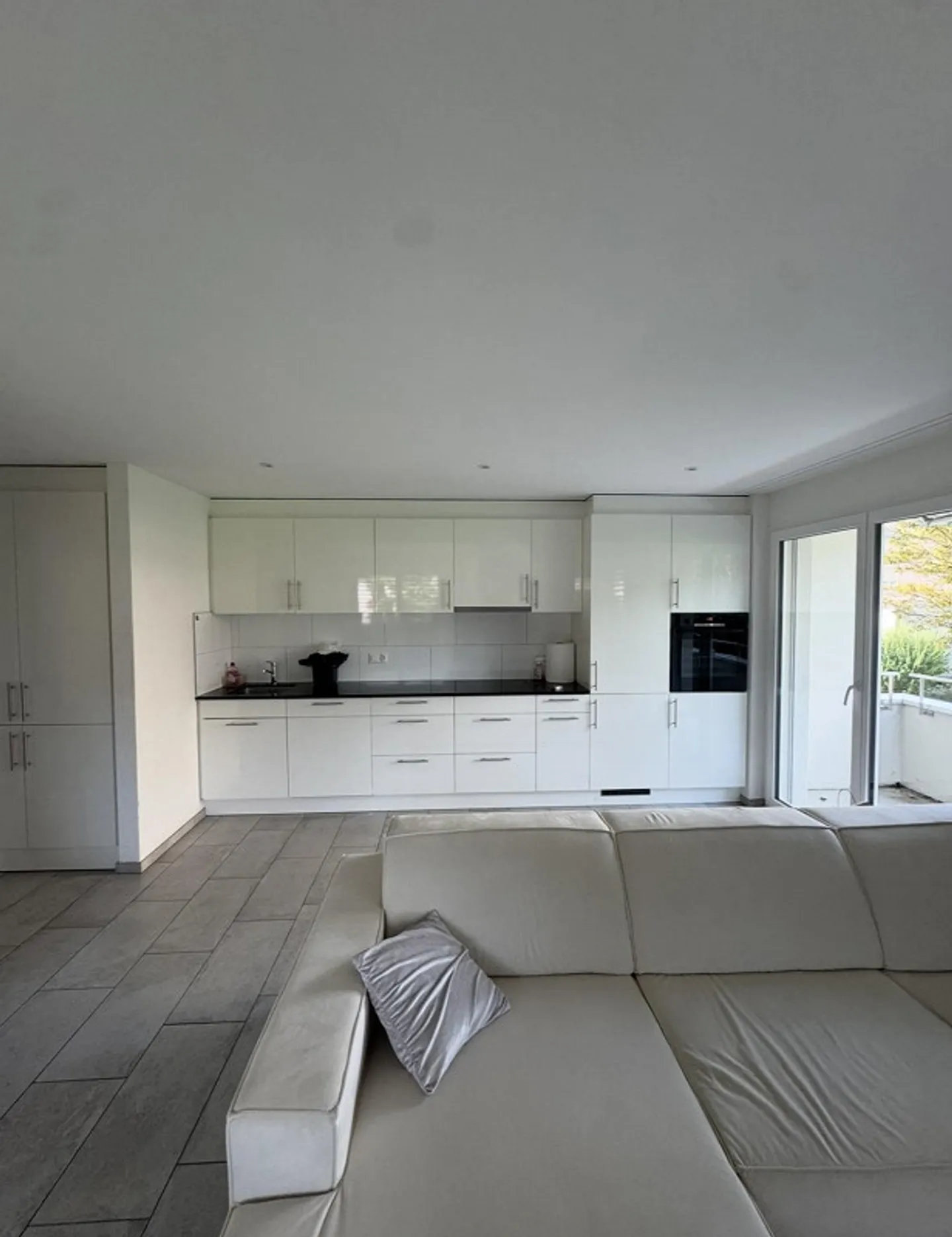 Modern 3.5-room apartment with balcony - ready to move in immediately - Photo 2 of 7