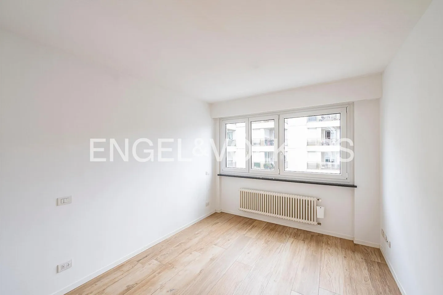 Modern apartment with terrace - Photo 6 of 10