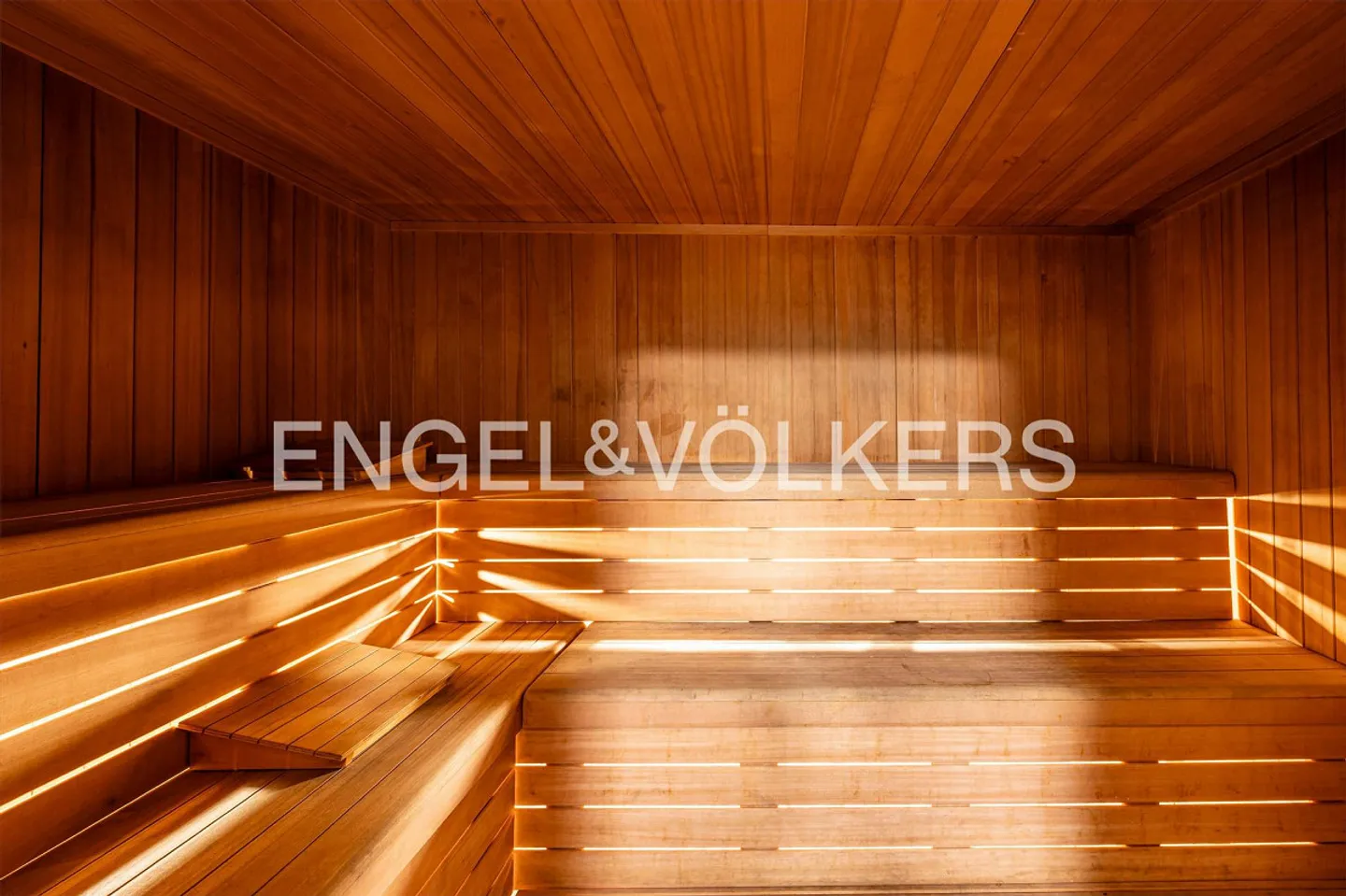 Modern apartment with terrace - Photo 9 of 10