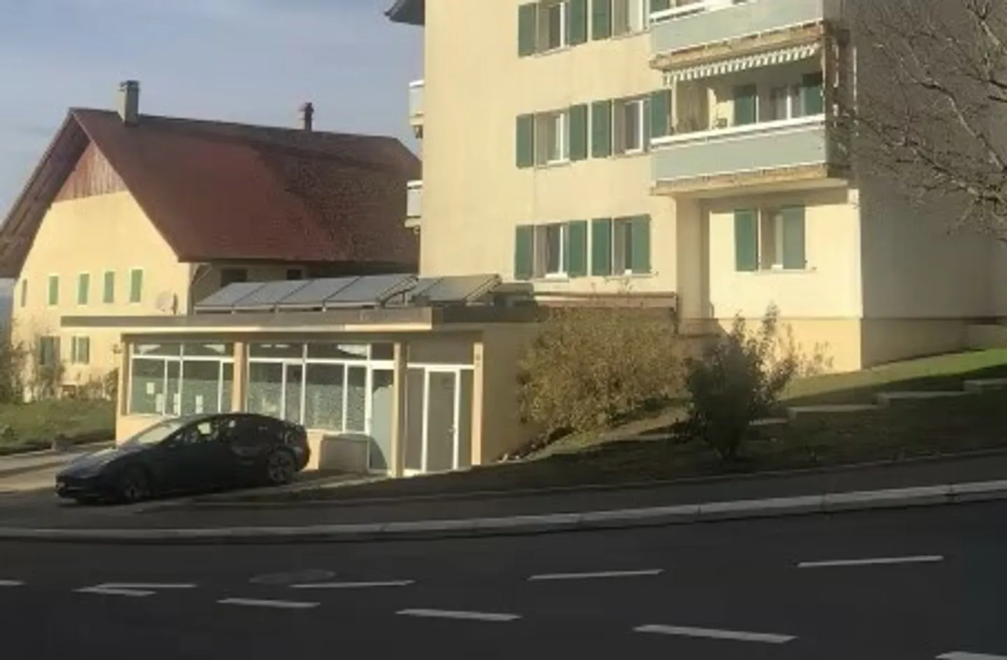 Spazio commerciale in vendita nel centro di Villars-Tiercelin - Foto 1 di 9