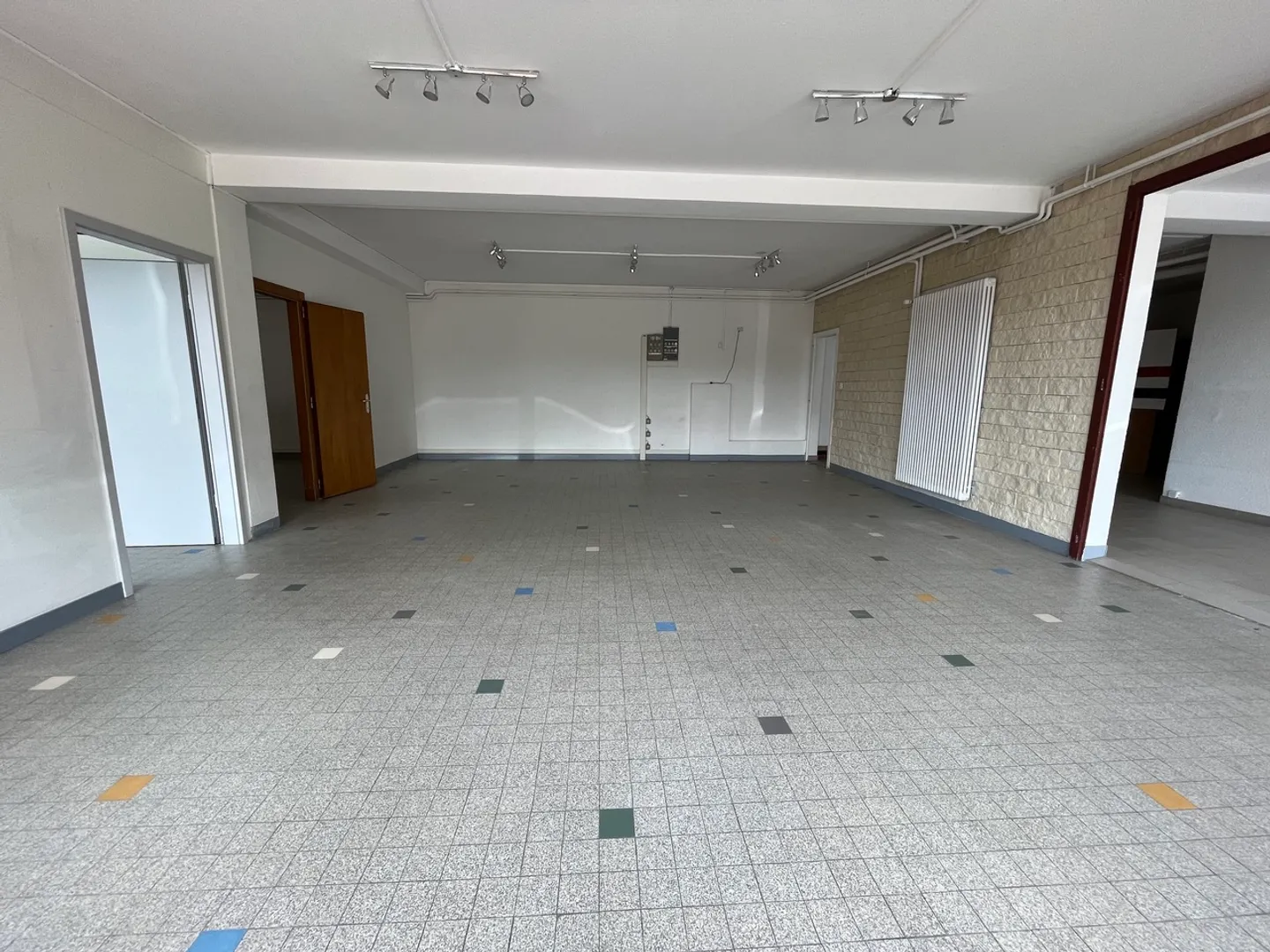 Spazio commerciale in vendita nel centro di Villars-Tiercelin - Foto 3 di 9