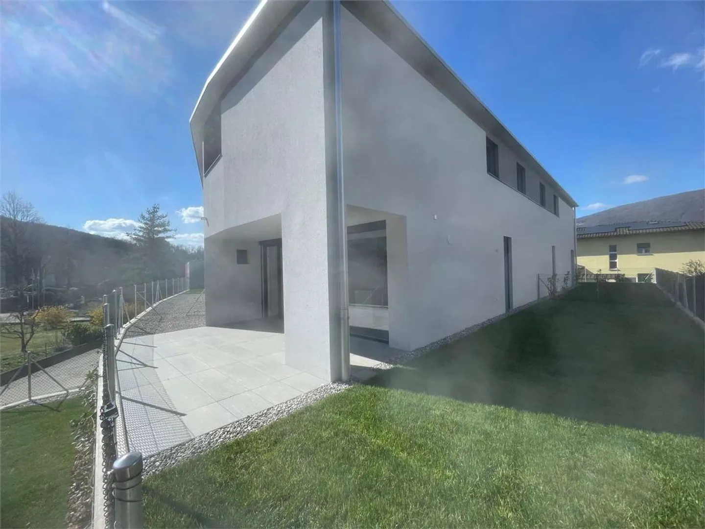 Nuova casa bifamiliare a Cureglia - Foto 1 di 13