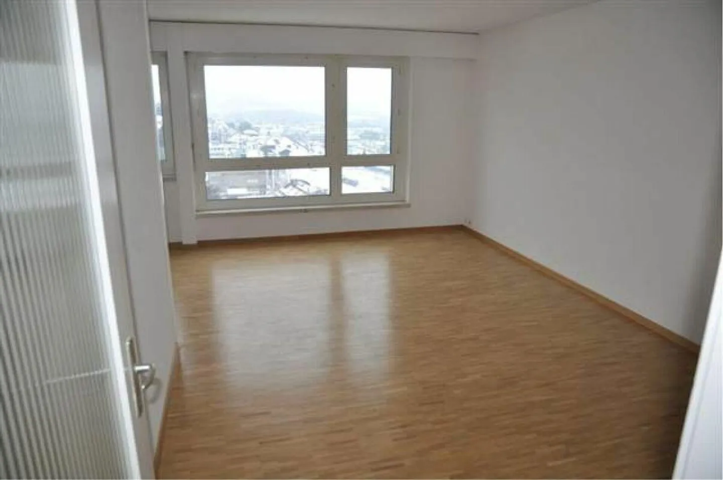 Appartamento 2.5 camere con vista - Foto 1 di 9