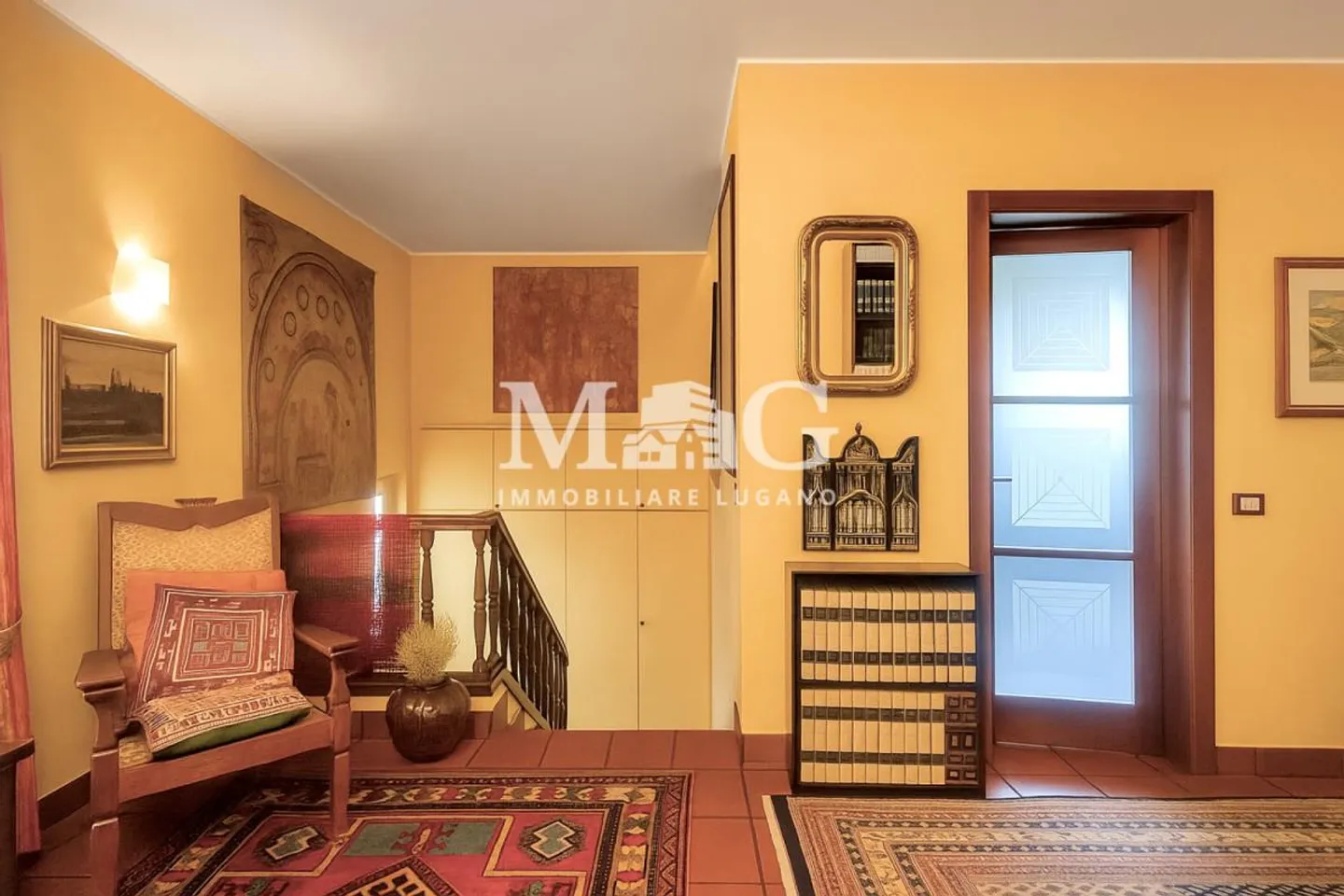 Collina d'Oro: Elegante Villa mit Garten und bebaubarem Land - Foto 10 von 11