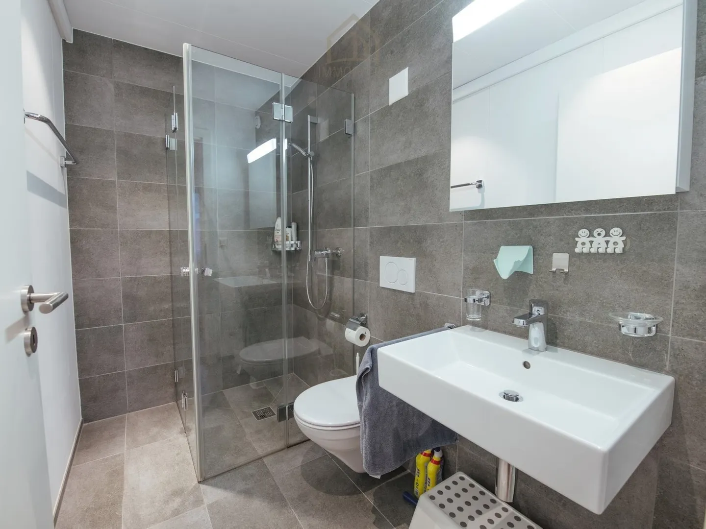 Modern 2½-room terraced house in Minergie standard with solar facade - Photo 7 of 13