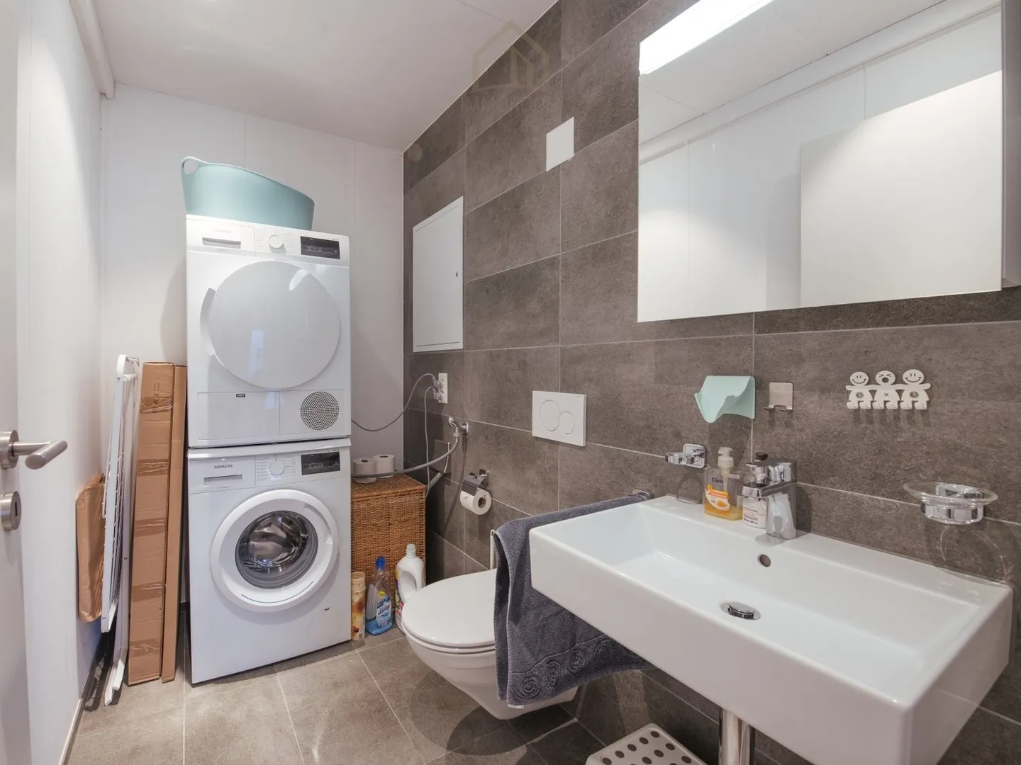 Modern 2½-room terraced house in Minergie standard with solar facade - Photo 8 of 13