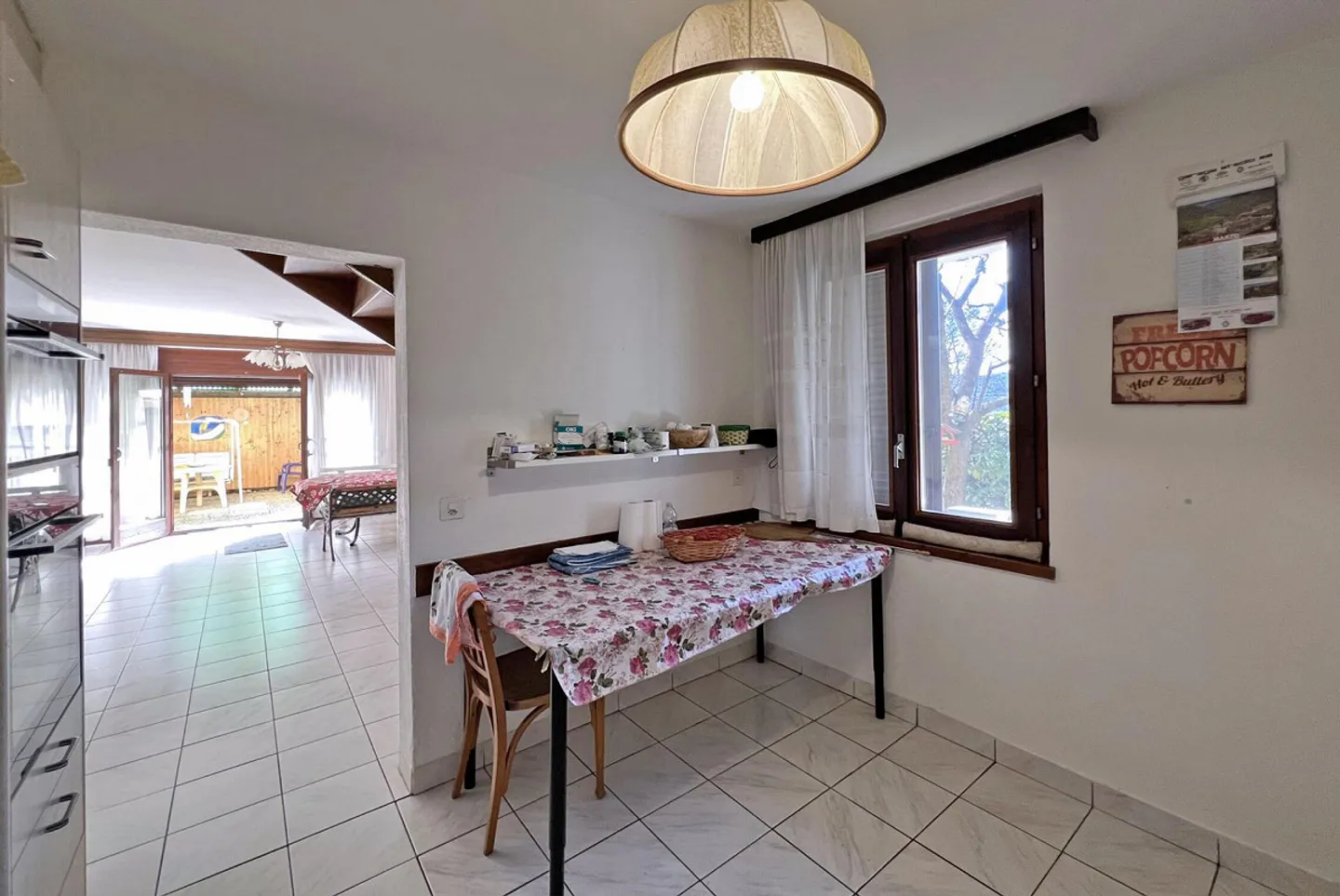 À LOUER : MAISON CHARMANTE DE 4.5 PIÈCES AVEC PATIO À CADRO - Photo 4 sur 9