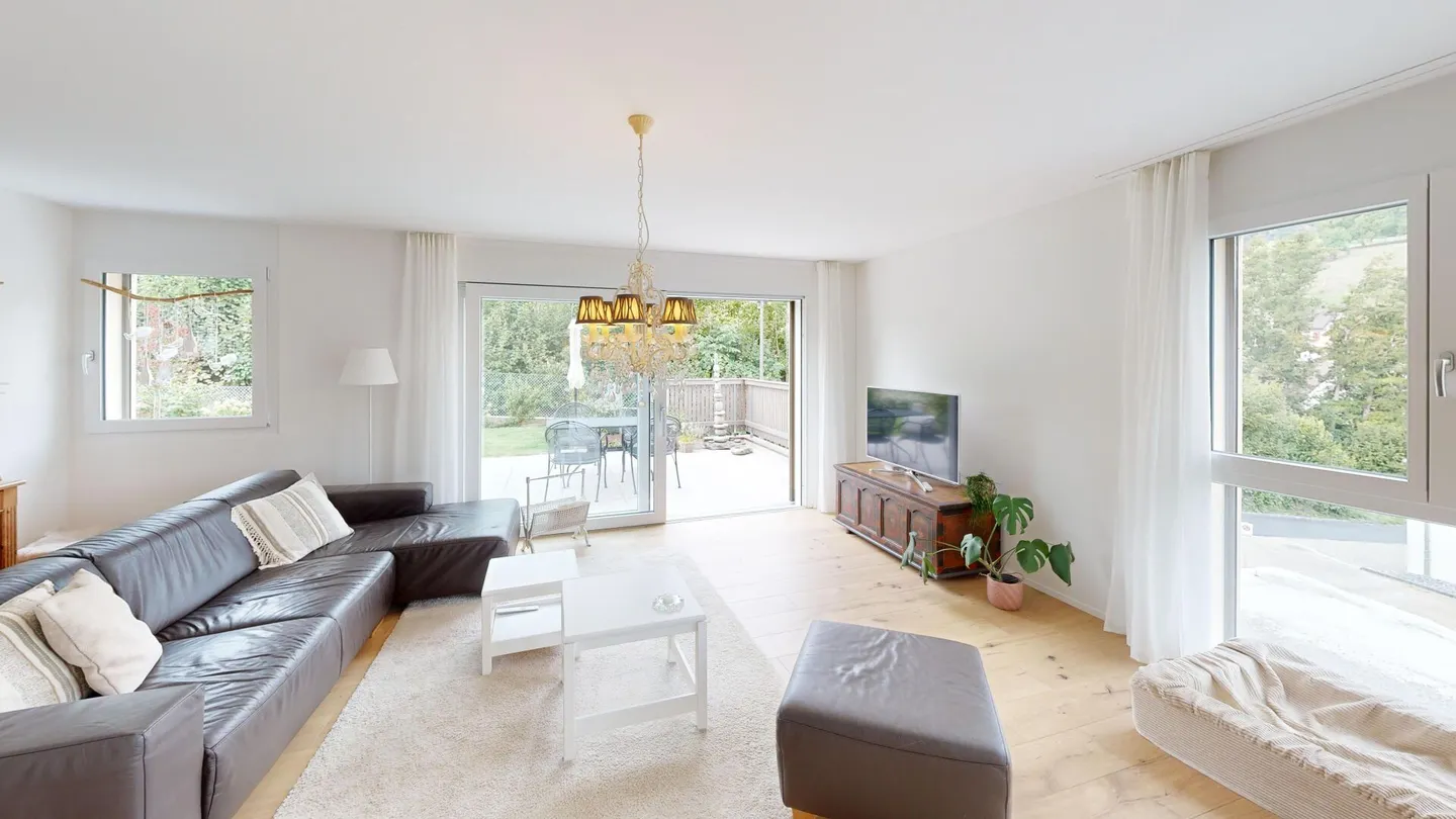 Comme neuf & polyvalent : Appartement en copropriété avec balcon et 2 espaces de sièges - Photo 5 sur 35