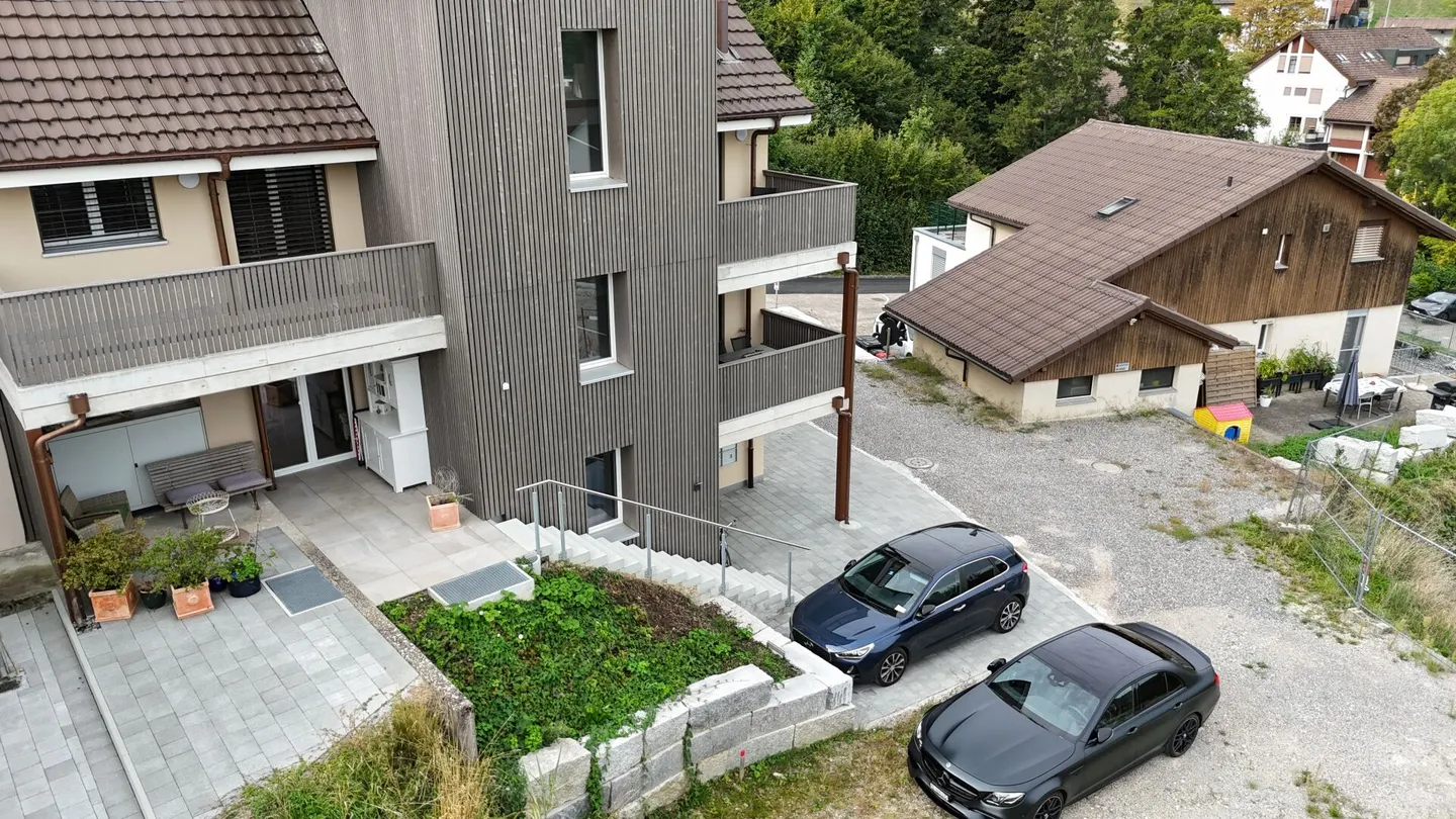 Comme neuf & polyvalent : Appartement en copropriété avec balcon et 2 espaces de sièges - Photo 31 sur 35