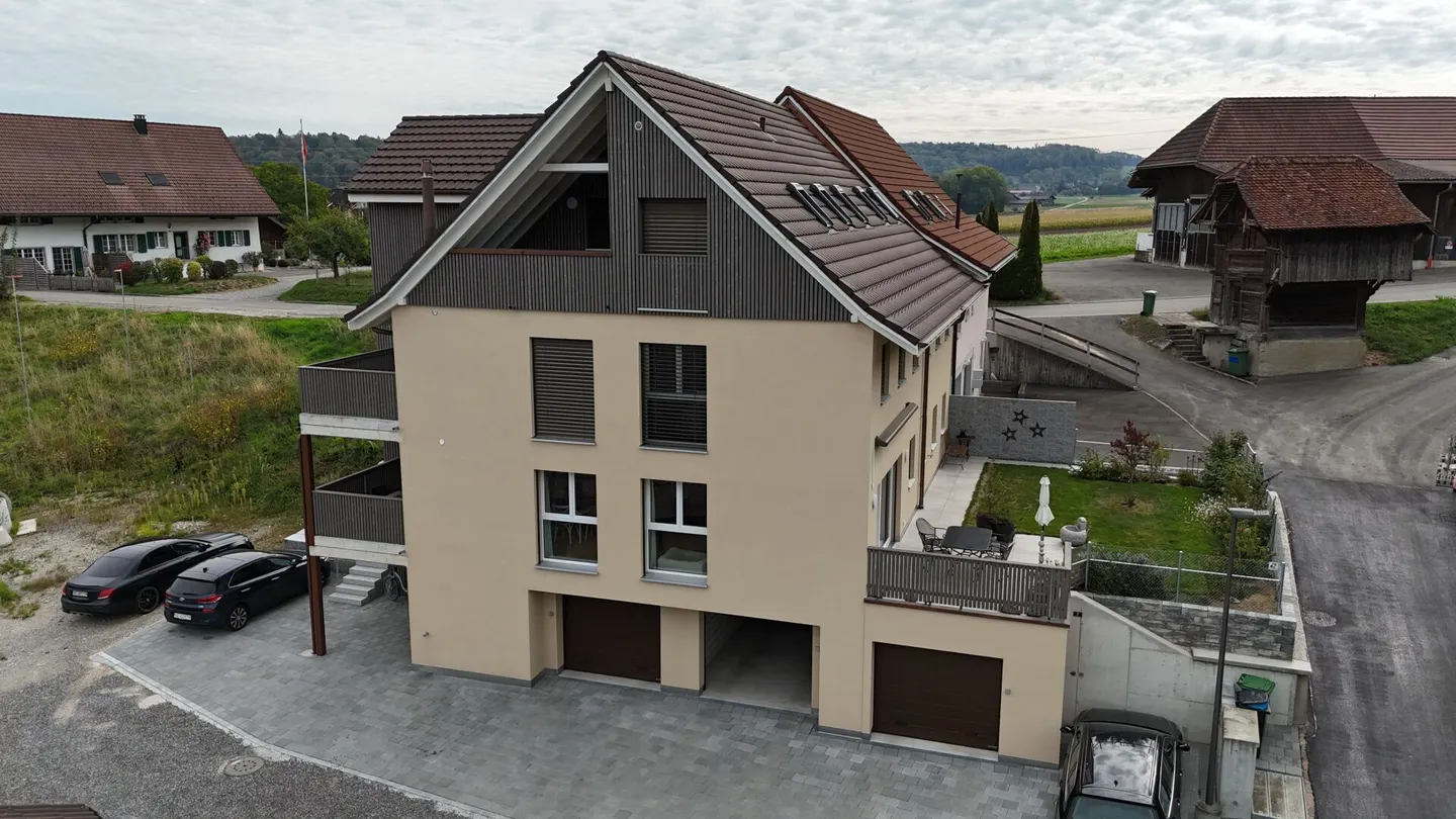 Comme neuf & polyvalent : Appartement en copropriété avec balcon et 2 espaces de sièges - Photo 25 sur 35