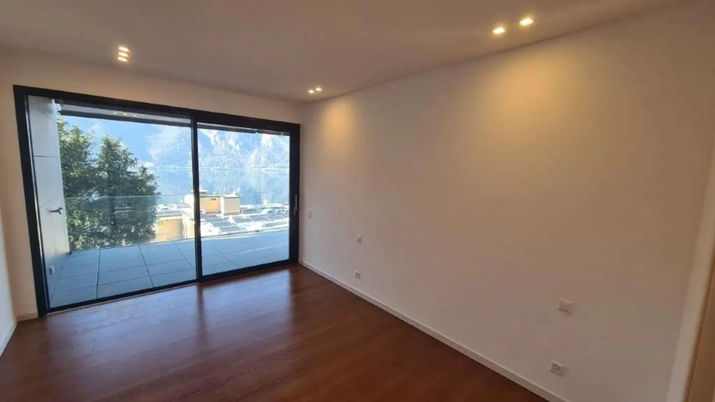 BISSONE: APPARTAMENTO REFINITO DI 2,5 STANZE CON VISTA LAGO - Foto 6 di 6