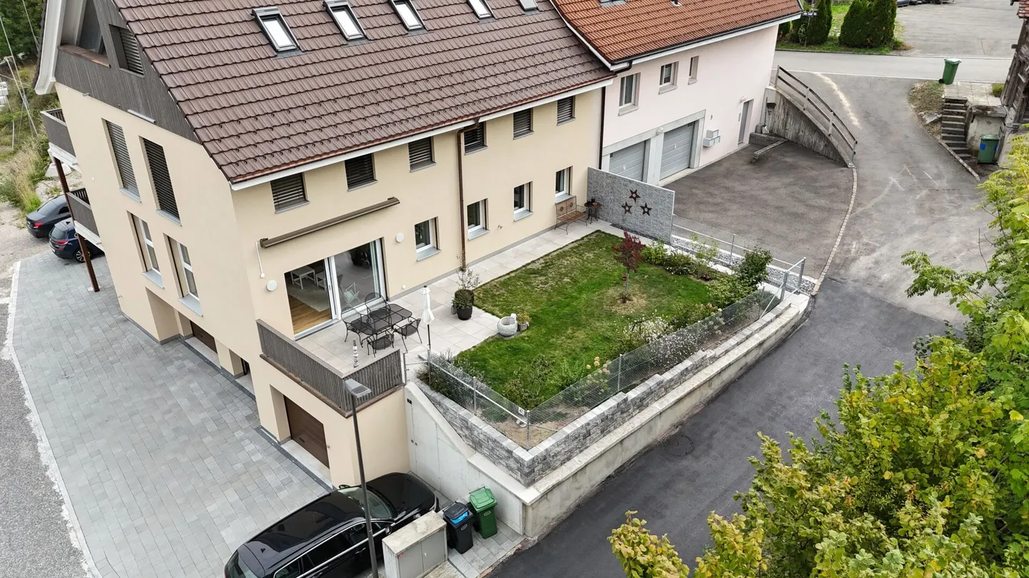 Comme neuf & polyvalent : Appartement en copropriété avec balcon et 2 espaces de sièges - Photo 27 sur 35