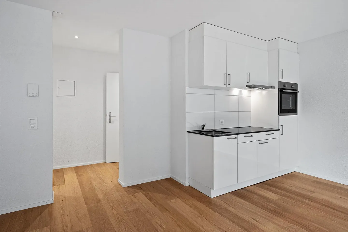 Appartamento moderno nel cuore della città - Foto 3 di 8