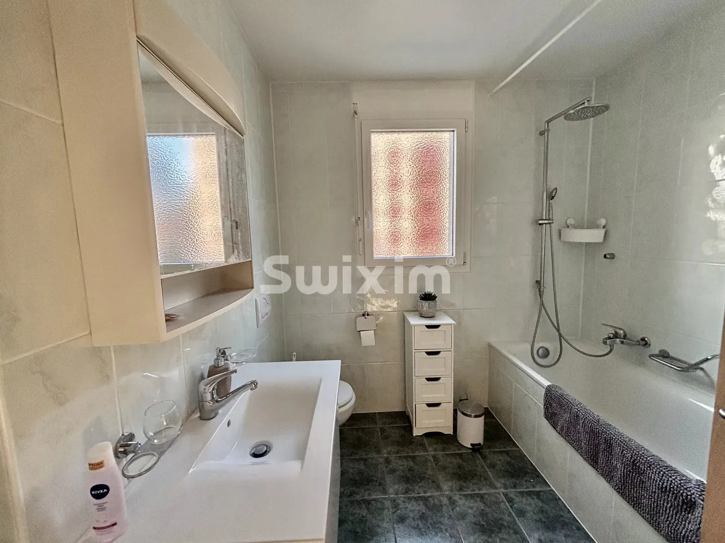 Appartement lumineux avec terrasse - Photo 5 sur 5