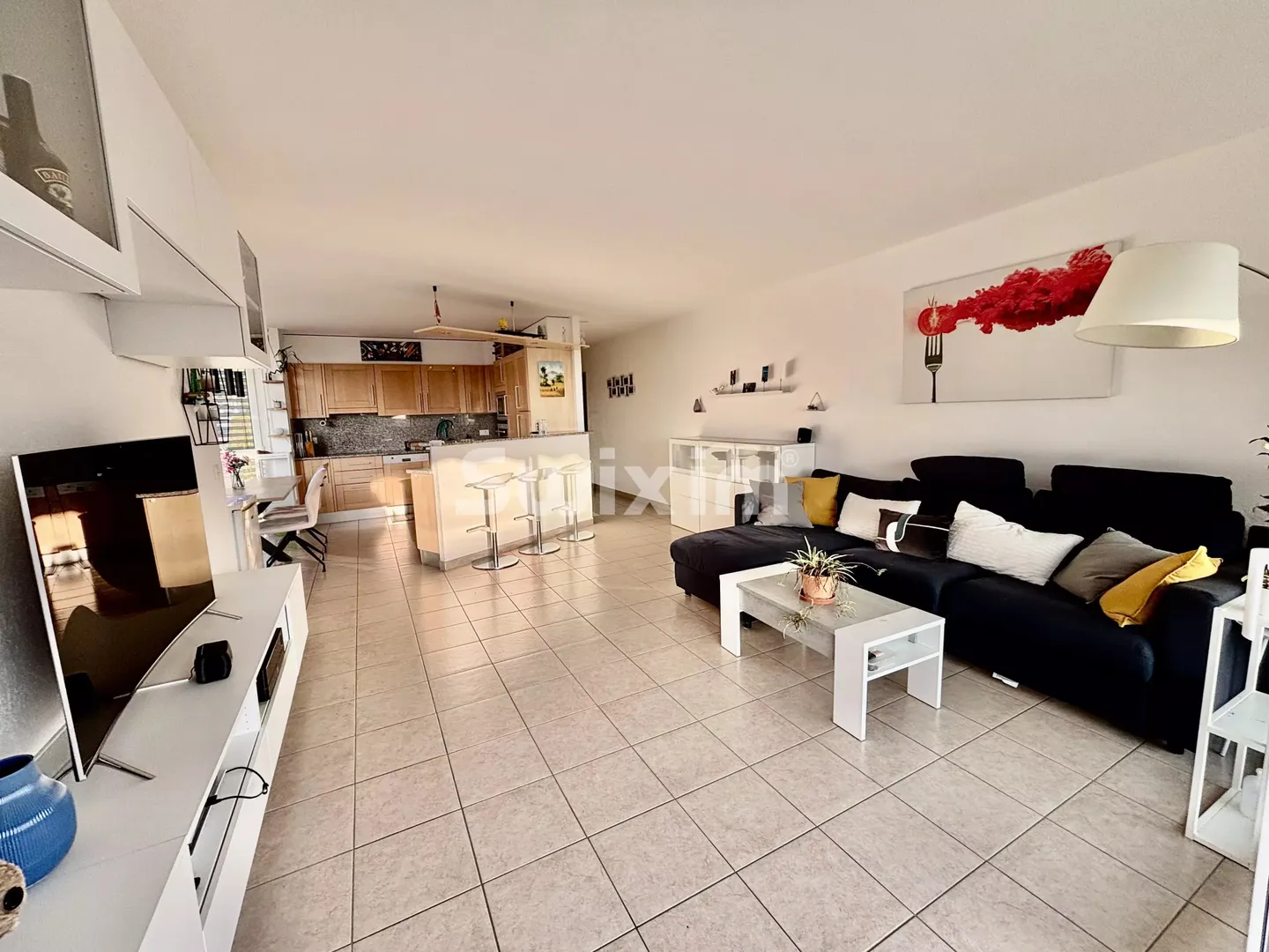 Appartement lumineux avec terrasse - Photo 1 sur 5