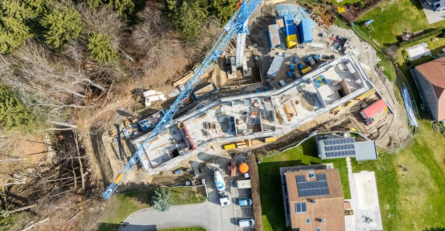 Spazioso triplex di 5.5 stanze a Sorens - Foto 5 di 11