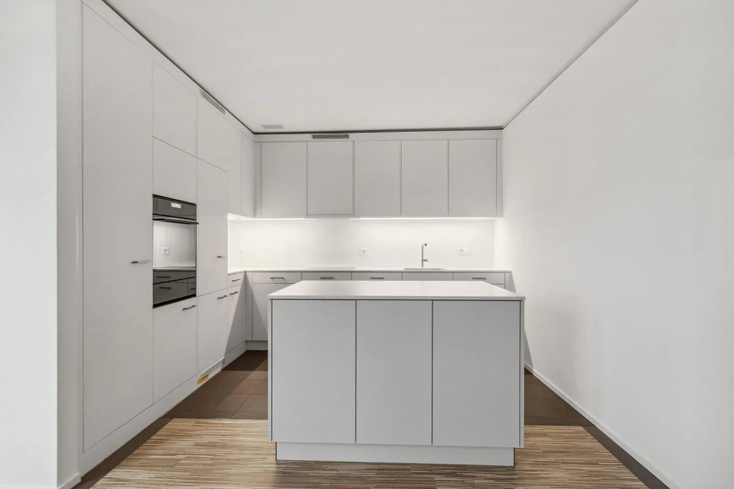 Bel appartement de 3,5 pièces près de l'hôpital Triemli - Photo 2 sur 4