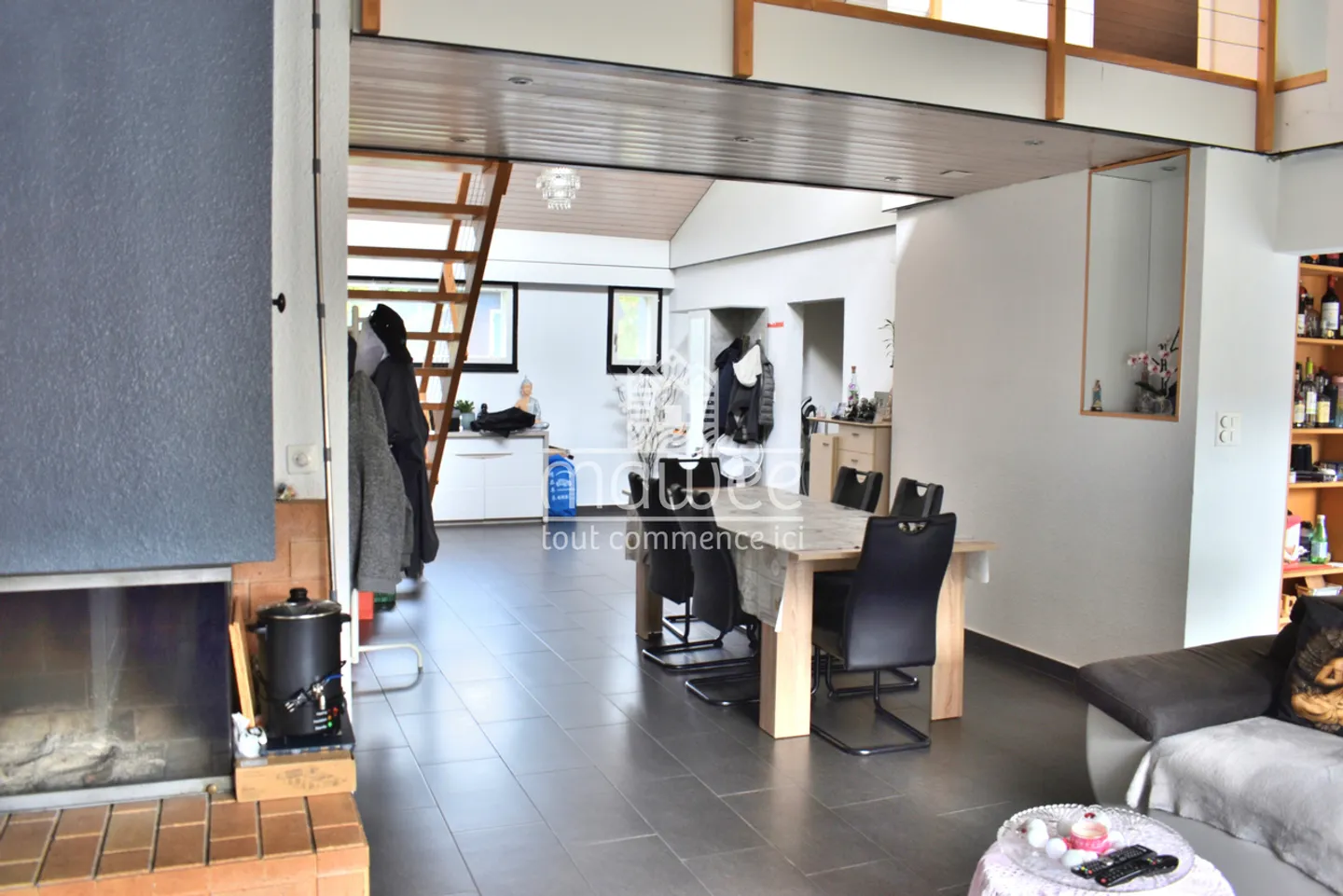 Charmant appartement de 4.5 pièces idéalement situé - Photo 2 sur 9