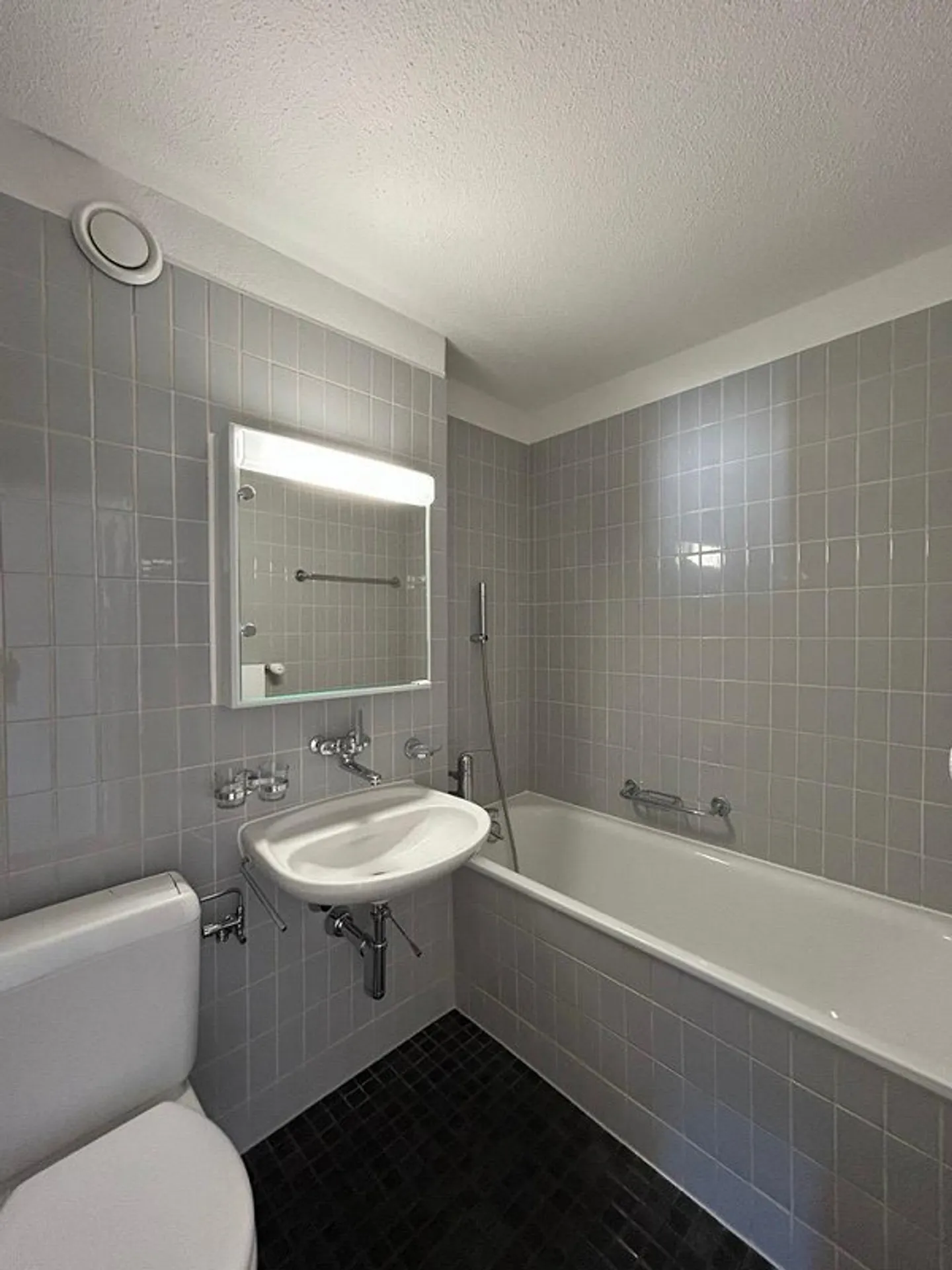 Spacious 1-room apartment in the heart of Emmenbrücke - Photo 4 of 5