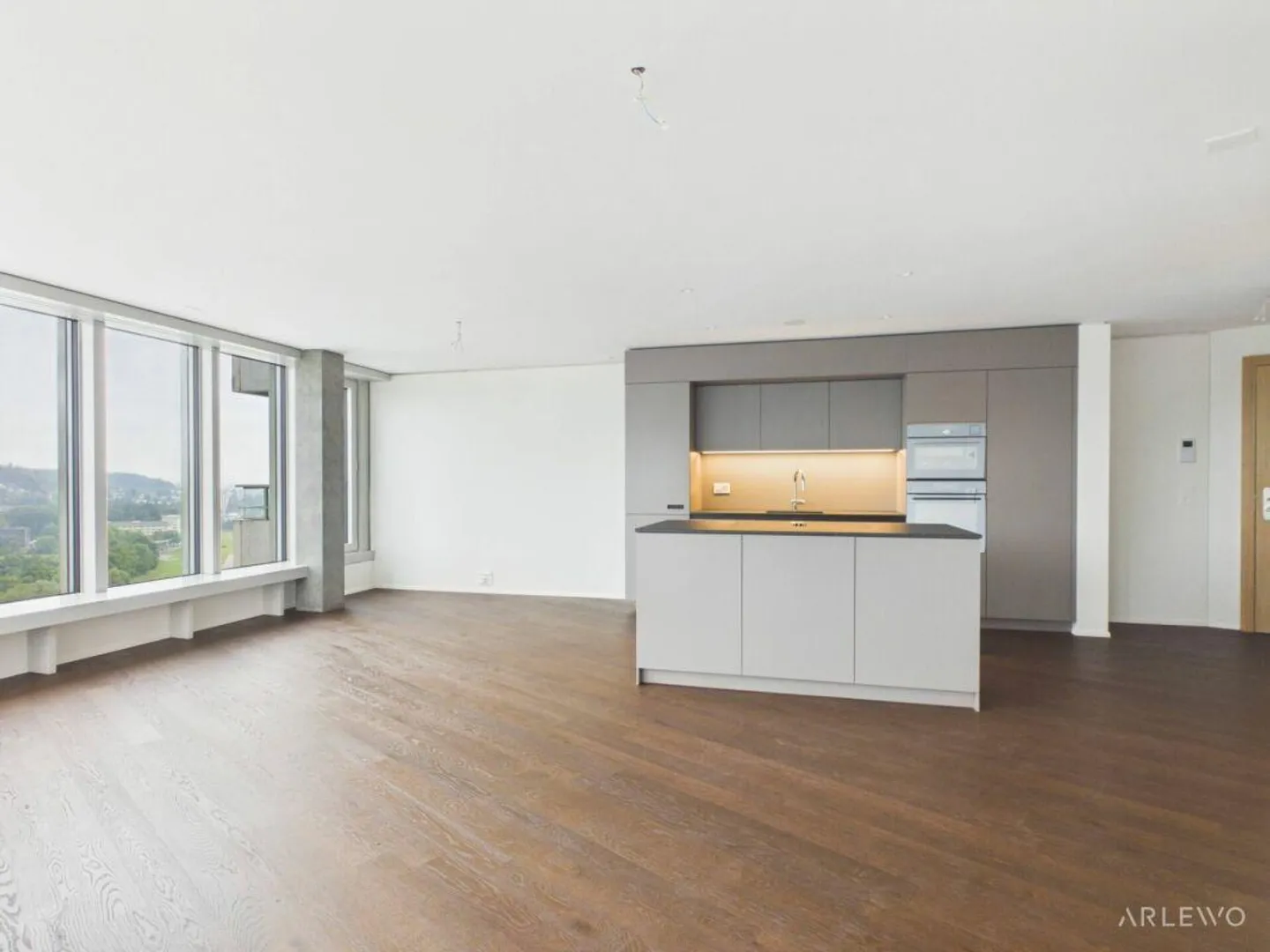 Soaring High: Exclusive Living with a View of Pilatus. - Photo 4 of 13