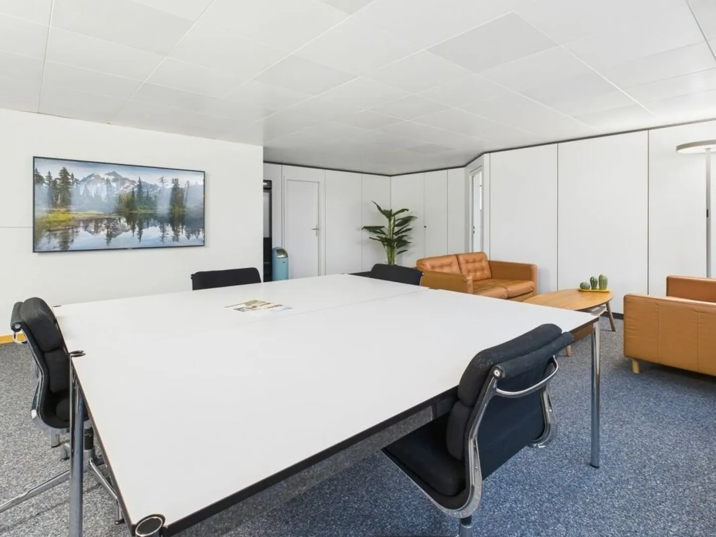 Bright office space in prime location in Füllinsdorf - Photo 2 of 7
