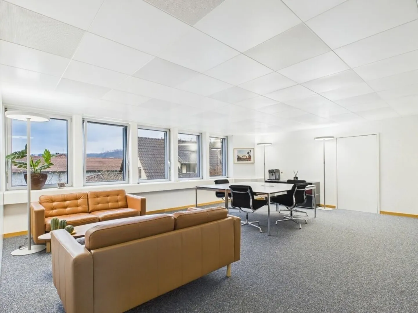 Bright office space in prime location in Füllinsdorf - Photo 1 of 7