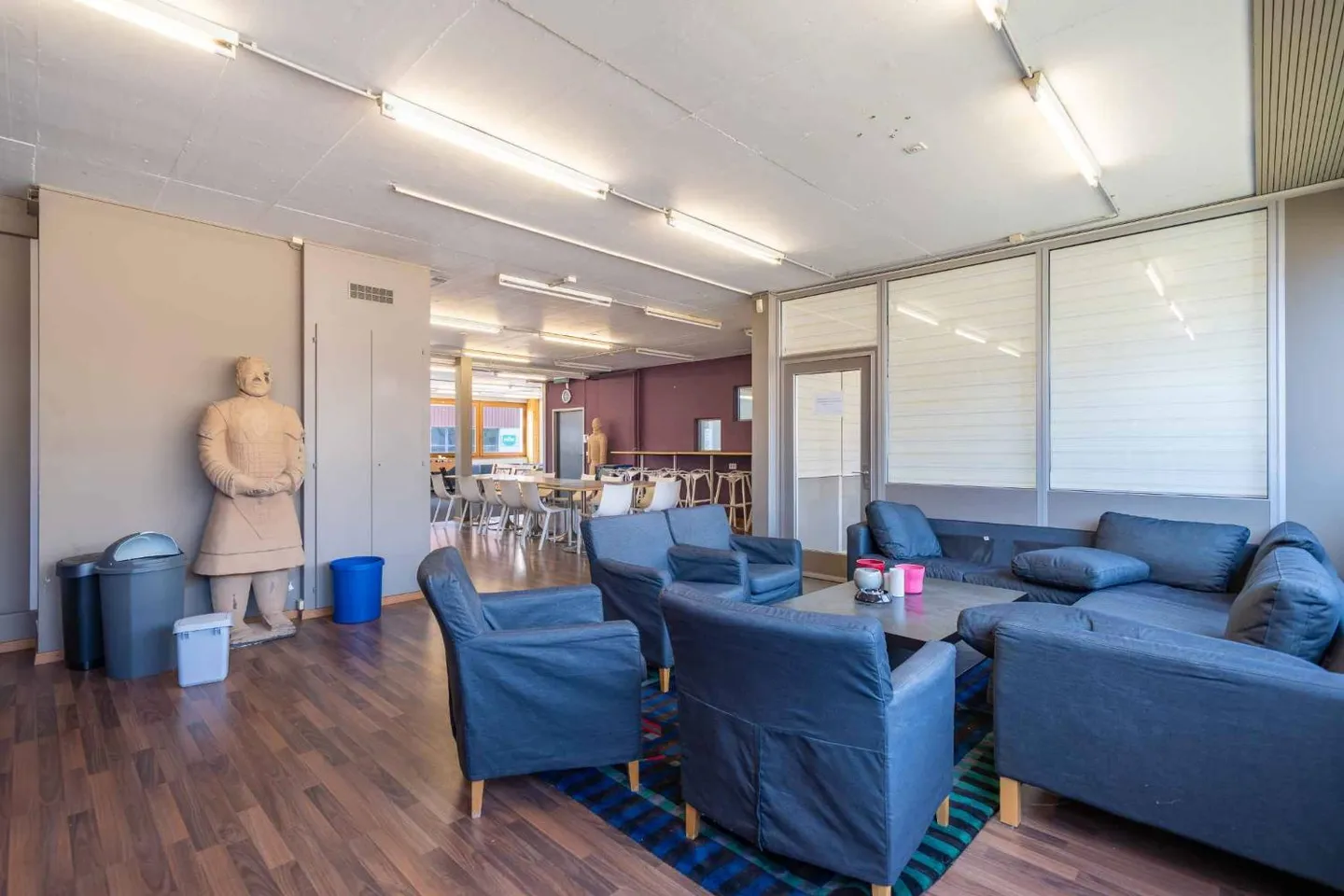 Office spaces from 230 m2 in a small administrative building - Photo 6 of 8