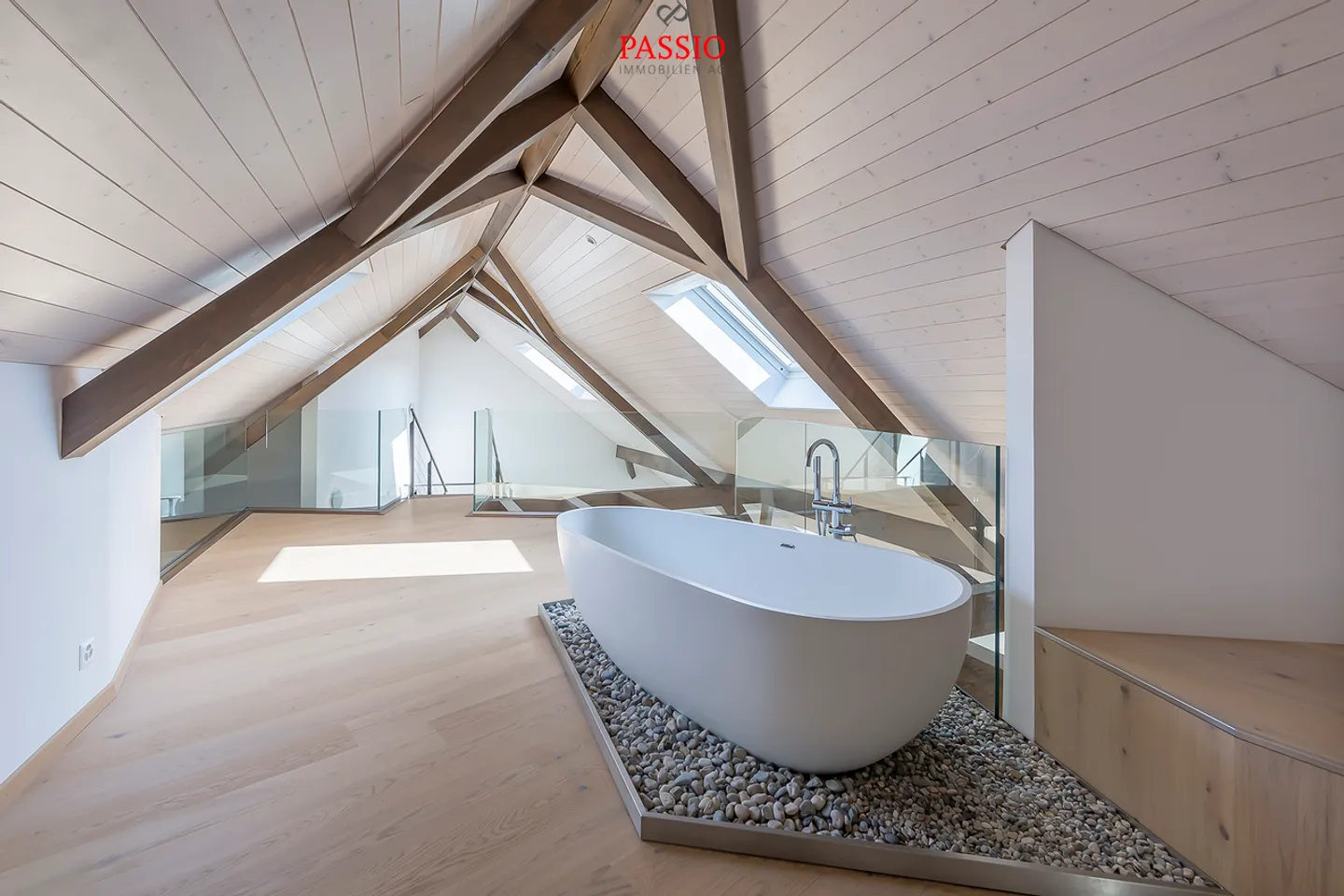 Vie exclusive sur 3 niveaux : Appartement luxueux de 7 pièces dans un emplacement privilégié - Photo 14 sur 21