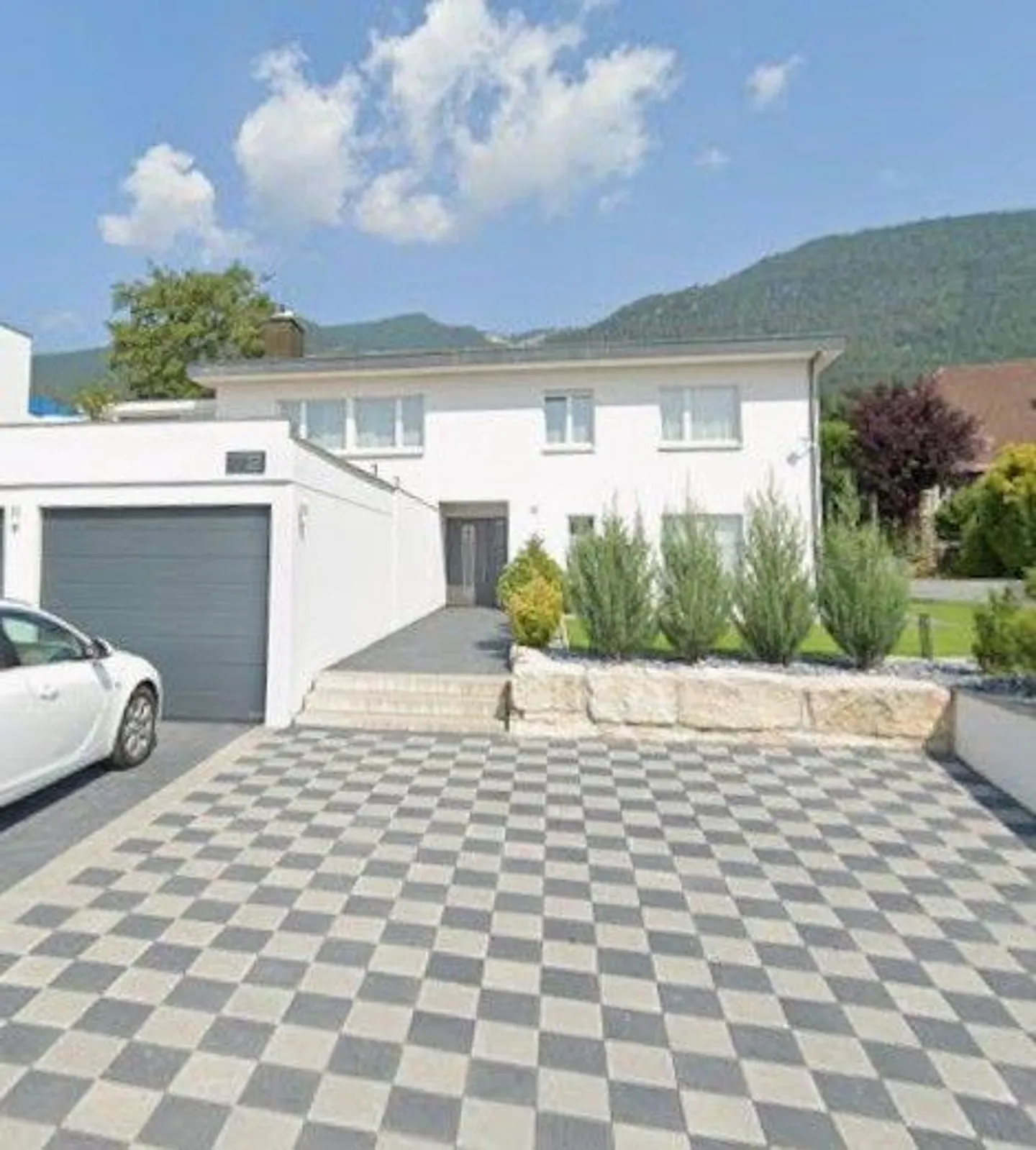 Appartement 4,5 pièces avec jardin d'hiver - Photo 1 sur 13